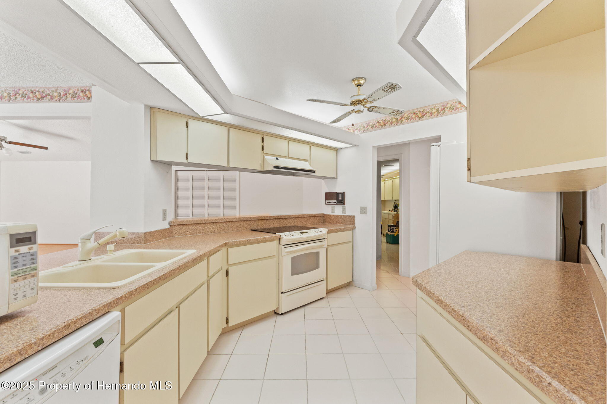 1379 Matthew Avenue, Spring Hill, Florida image 17