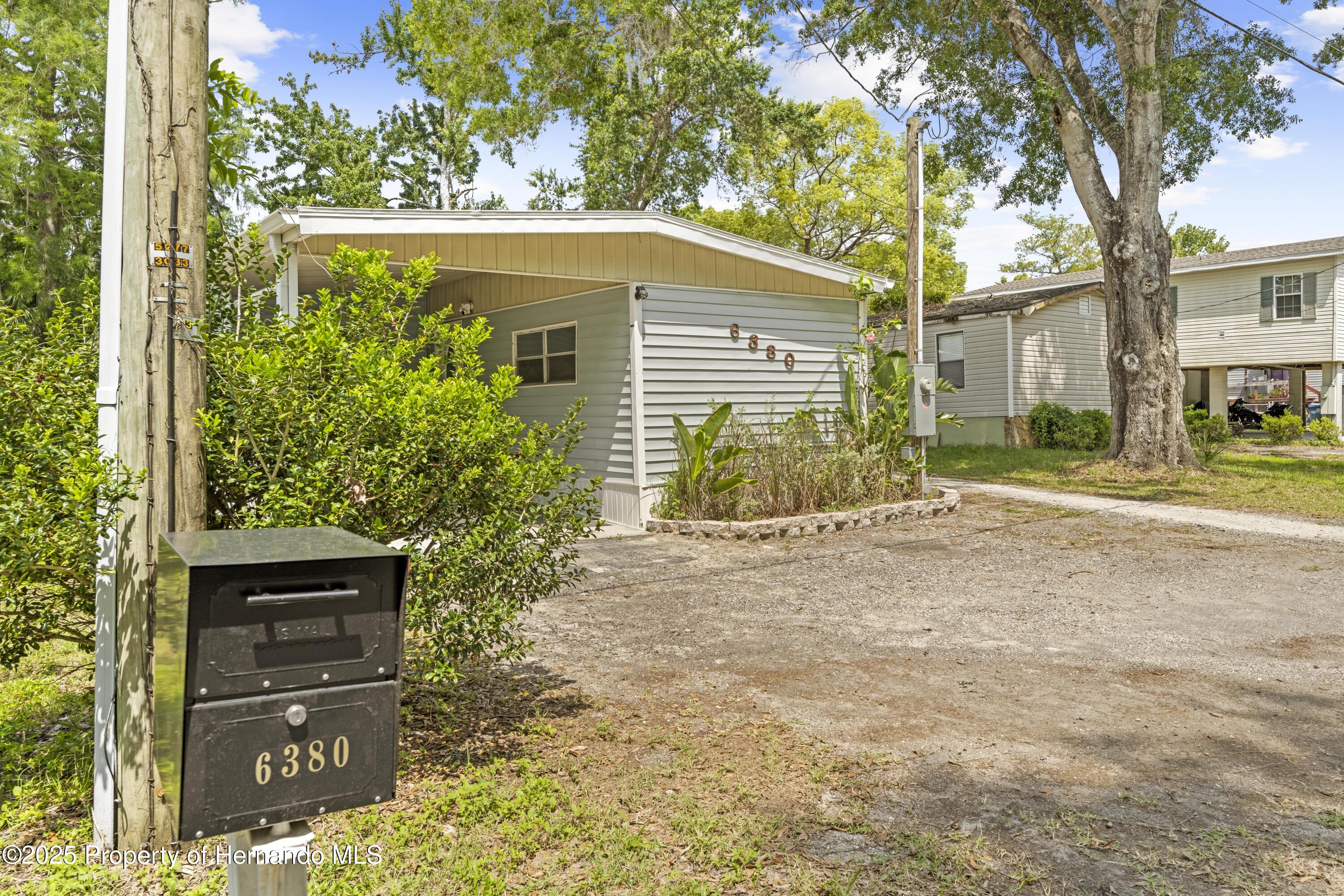 6380 Richard Drive, Weeki Wachee, Florida image 5