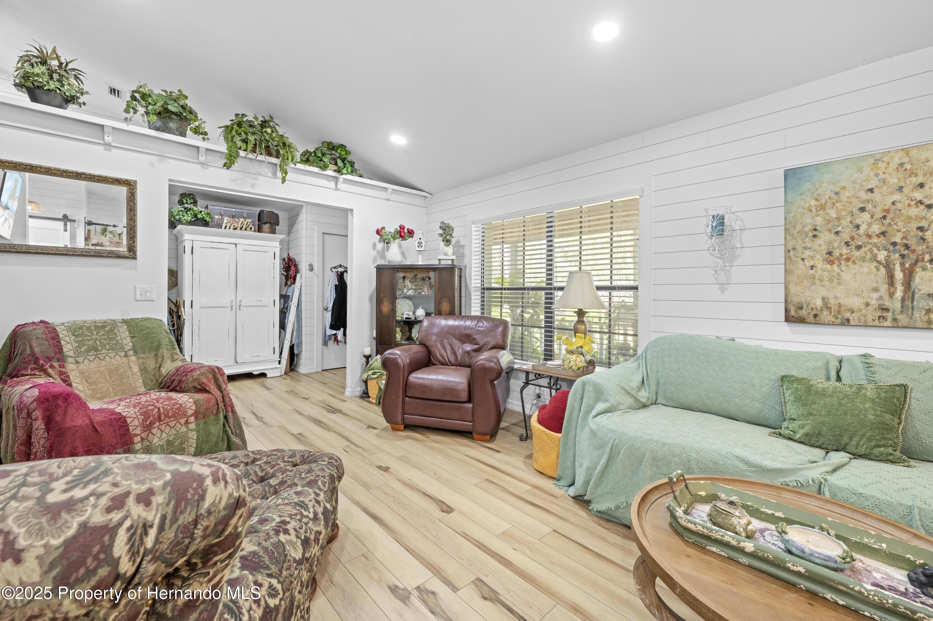 20354 Gamble Drive, Brooksville, Florida image 13