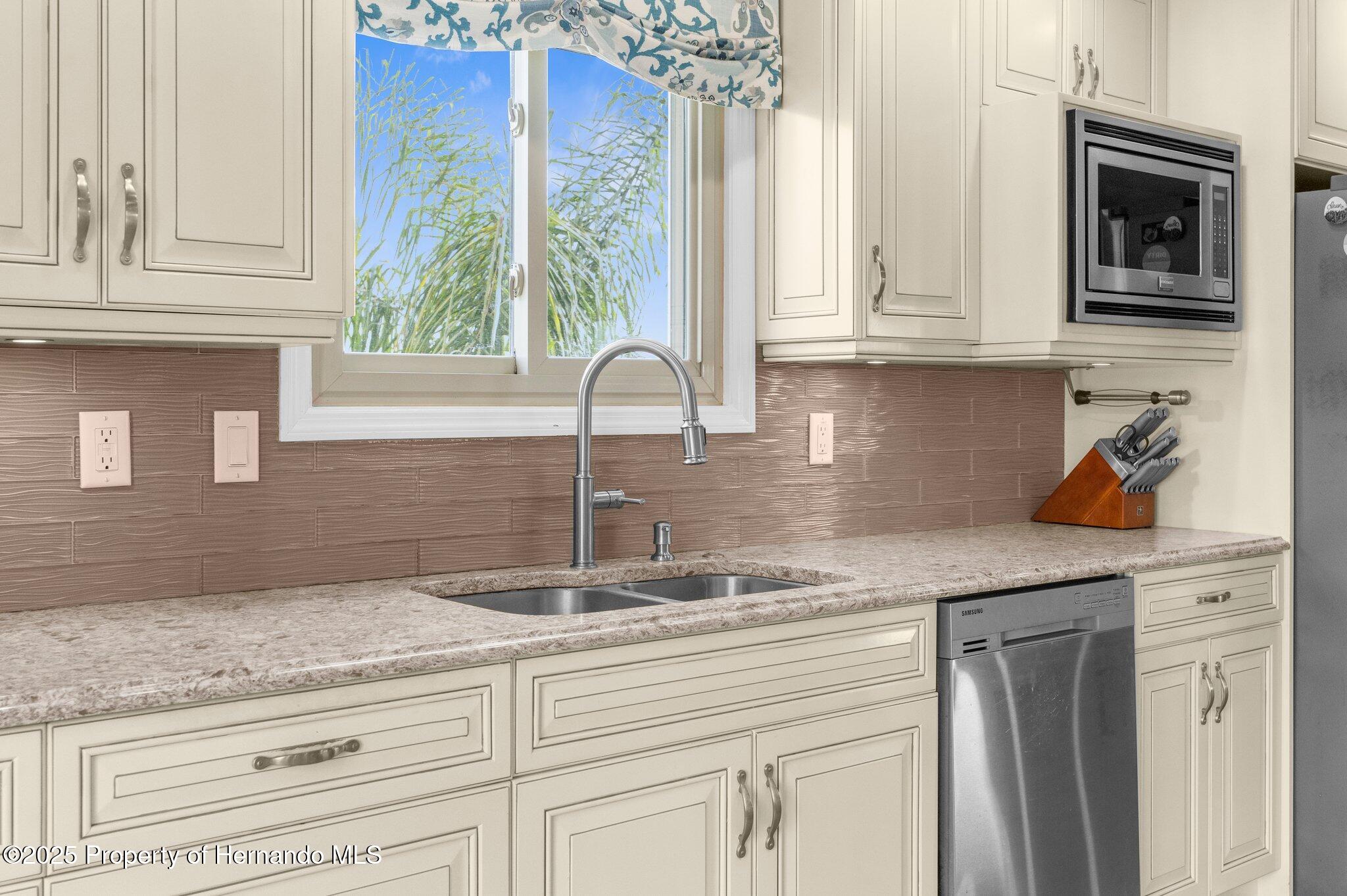 4523 Gulfstream Drive, HERNANDO BEACH, Florida image 18