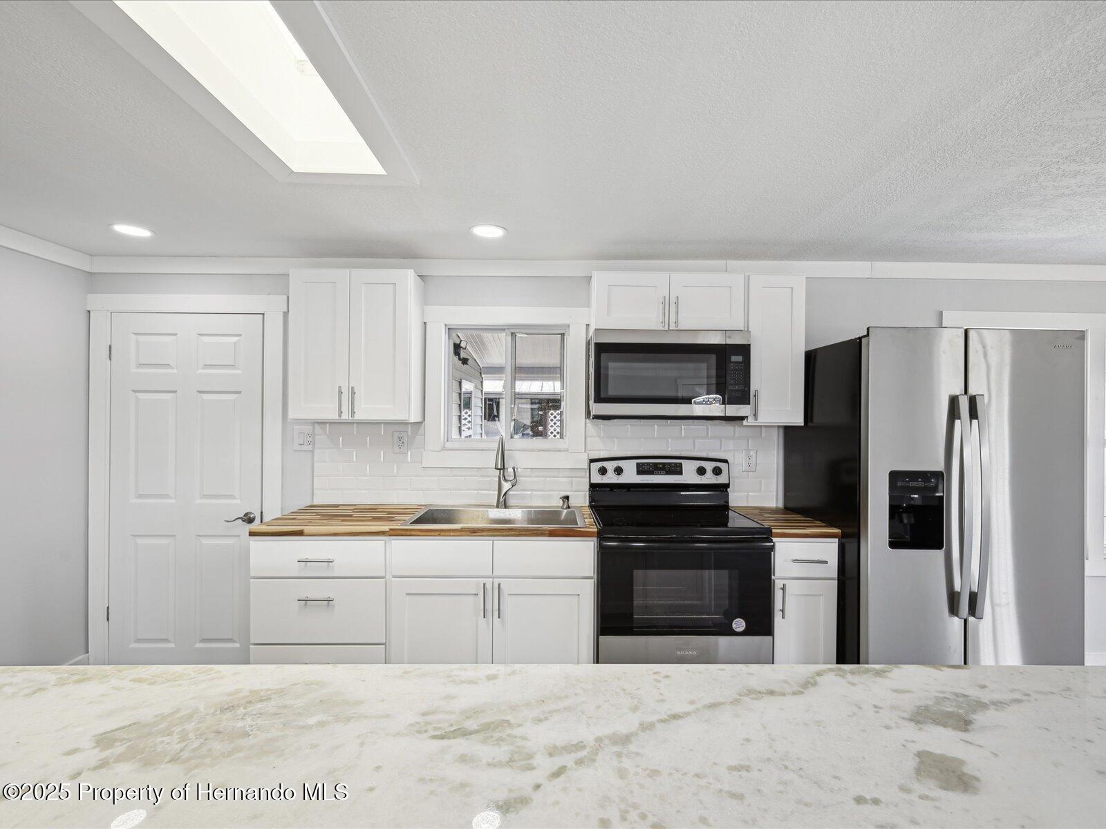 8427 Weatherford Avenue, Brooksville, Florida image 2