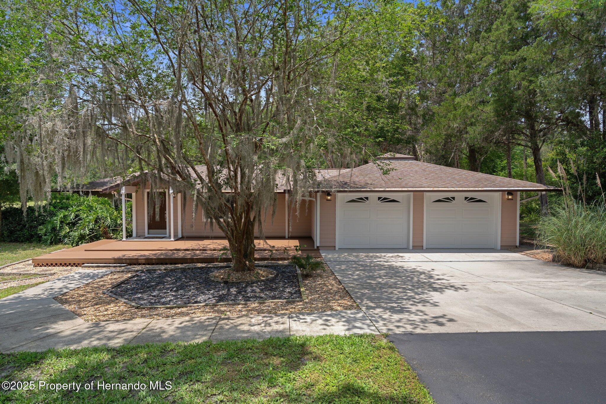 22063 Lake Lindsey Road, Brooksville, Florida image 1