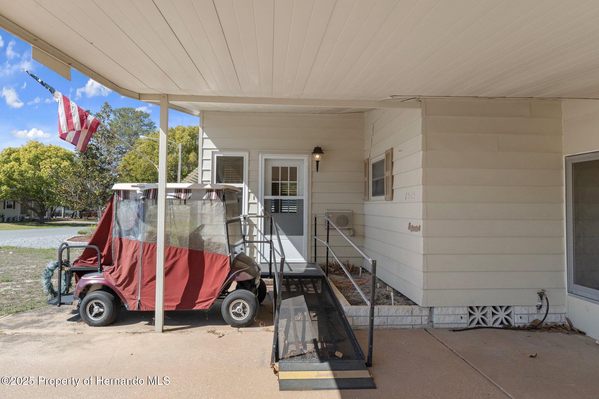 7363 Eastern Circle Drive, Brooksville, Florida image 7