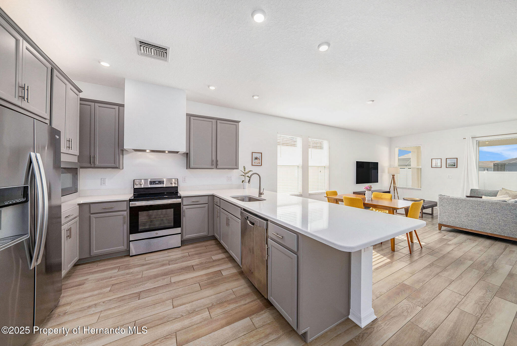 672 Old Windsor Way Way, Spring Hill, Florida image 4