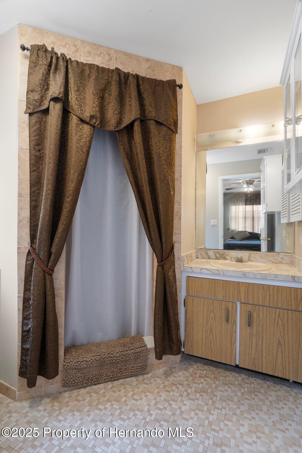 9414 Northcliffe Boulevard, Spring Hill, Florida image 32