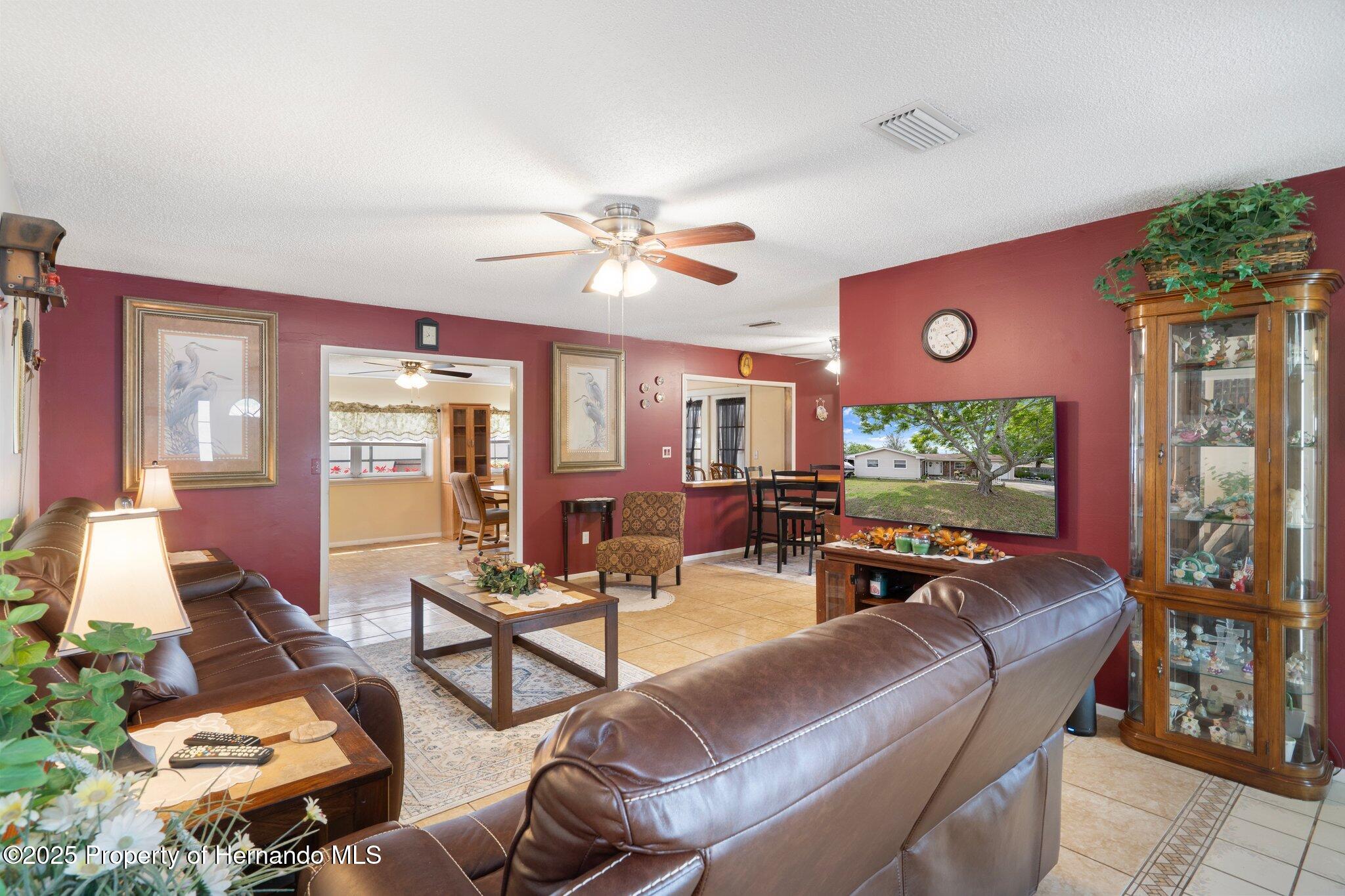 9414 Northcliffe Boulevard, Spring Hill, Florida image 7