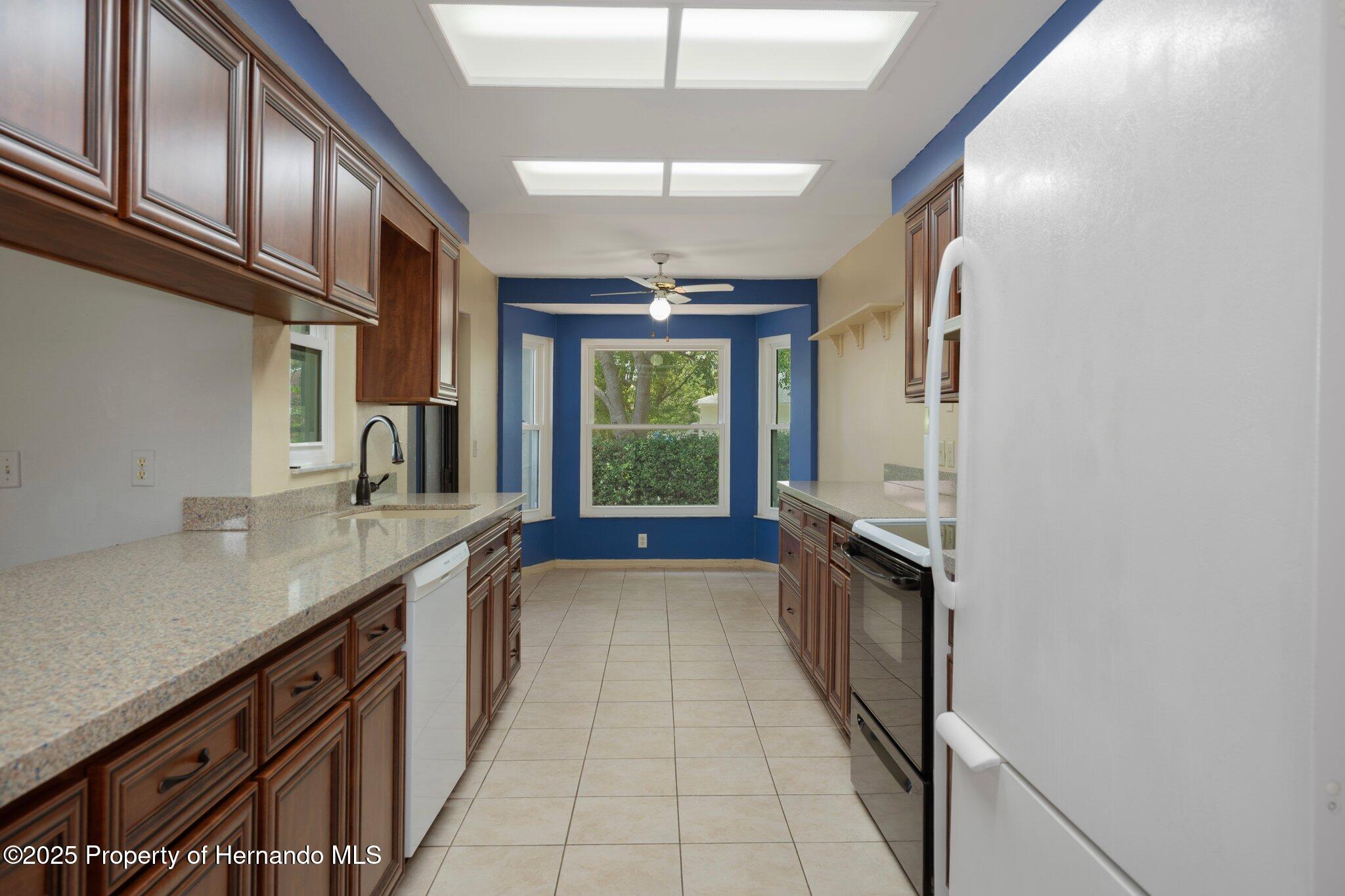 8332 Berkeley Manor Boulevard, Spring Hill, Florida image 14