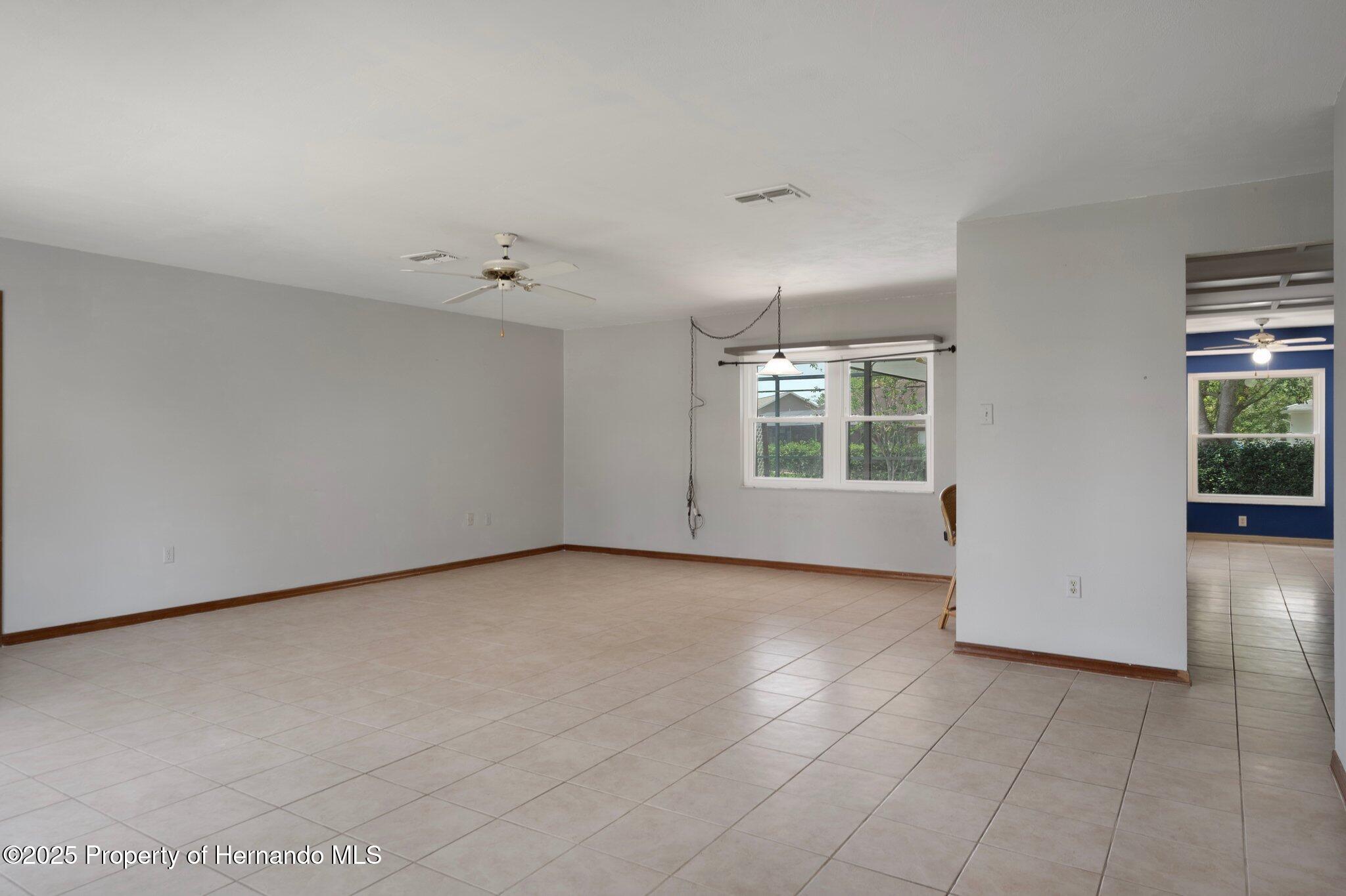 8332 Berkeley Manor Boulevard, Spring Hill, Florida image 7