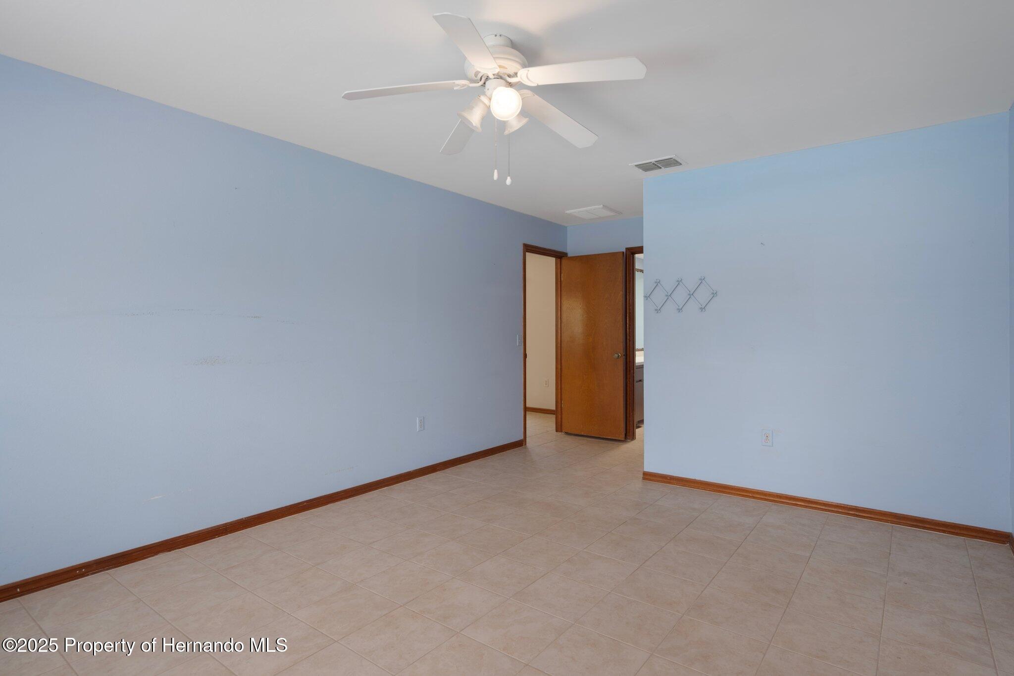 8332 Berkeley Manor Boulevard, Spring Hill, Florida image 21
