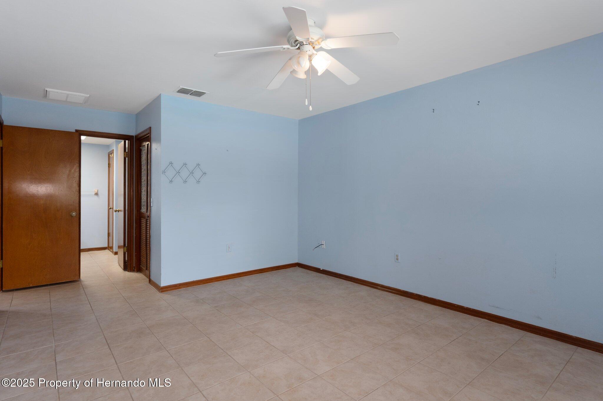 8332 Berkeley Manor Boulevard, Spring Hill, Florida image 22