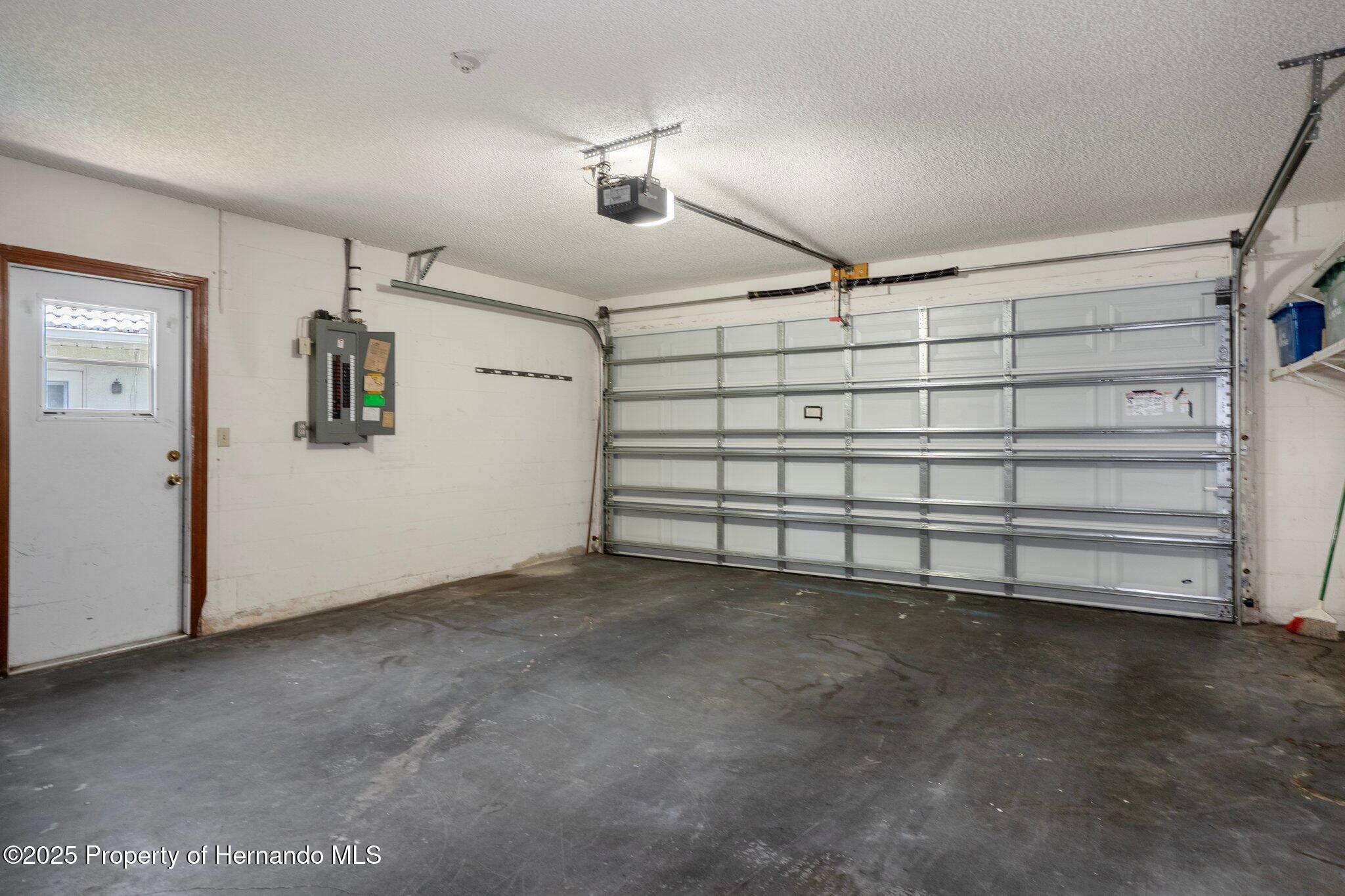 8332 Berkeley Manor Boulevard, Spring Hill, Florida image 34
