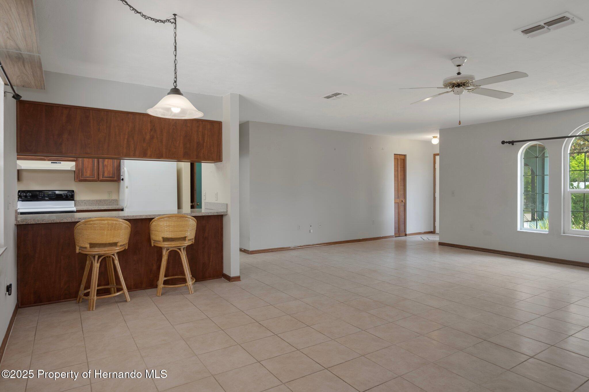 8332 Berkeley Manor Boulevard, Spring Hill, Florida image 12