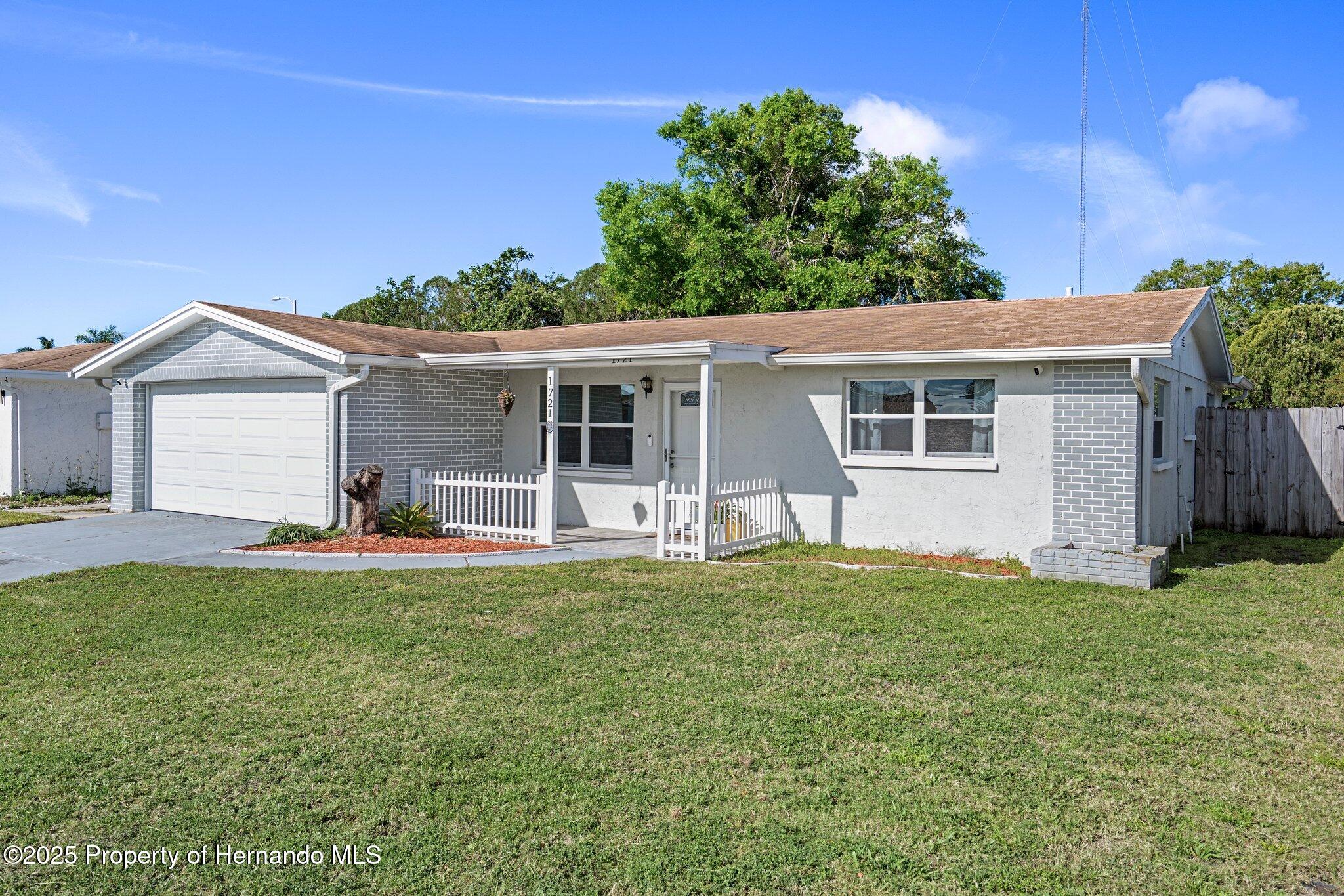 1721 Kenilworth Street, Holiday, Florida image 7