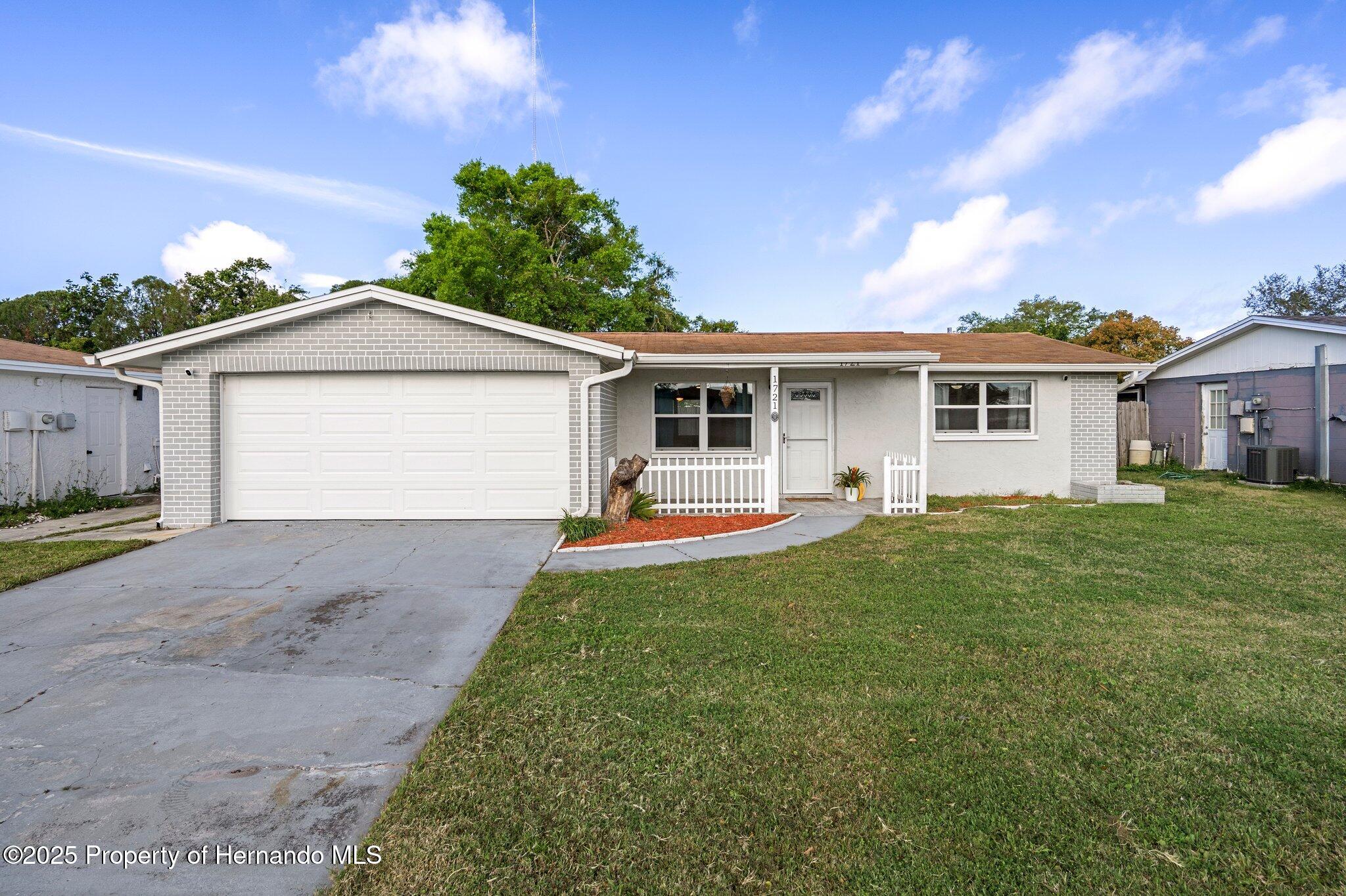 1721 Kenilworth Street, Holiday, Florida image 3