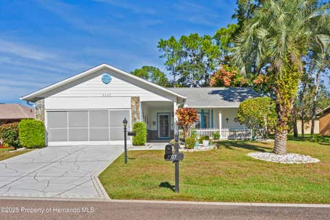 Homes For Sale - 7107 Pond View Court<br/> Spring Hill, FL 34606