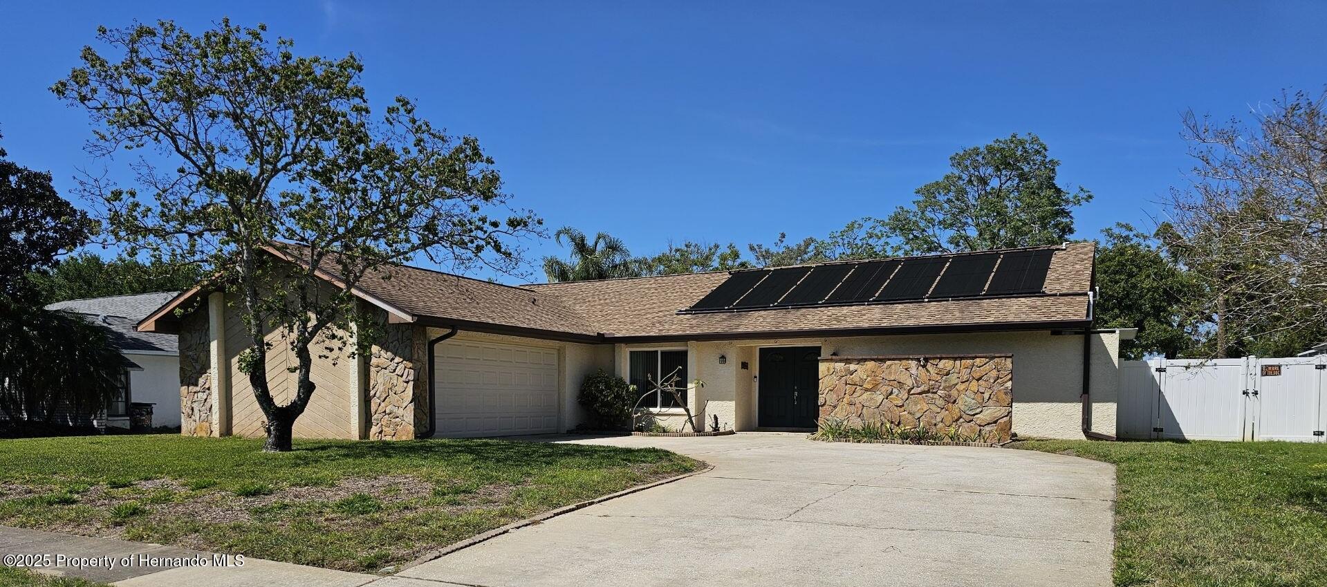 8019 Sylvan Drive, Hudson, Florida image 1