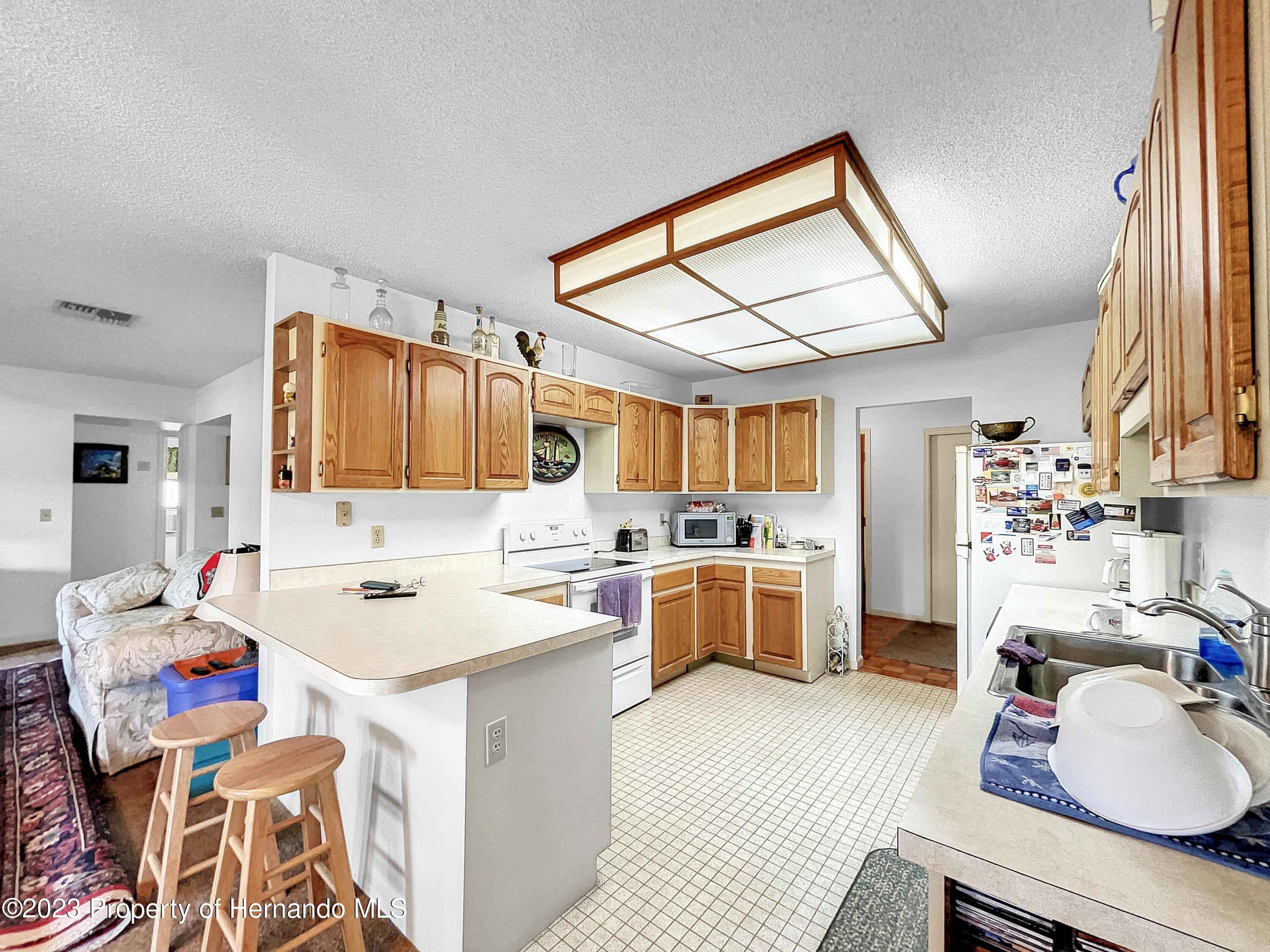 6136 Fairway Drive, Dade City, Florida image 17