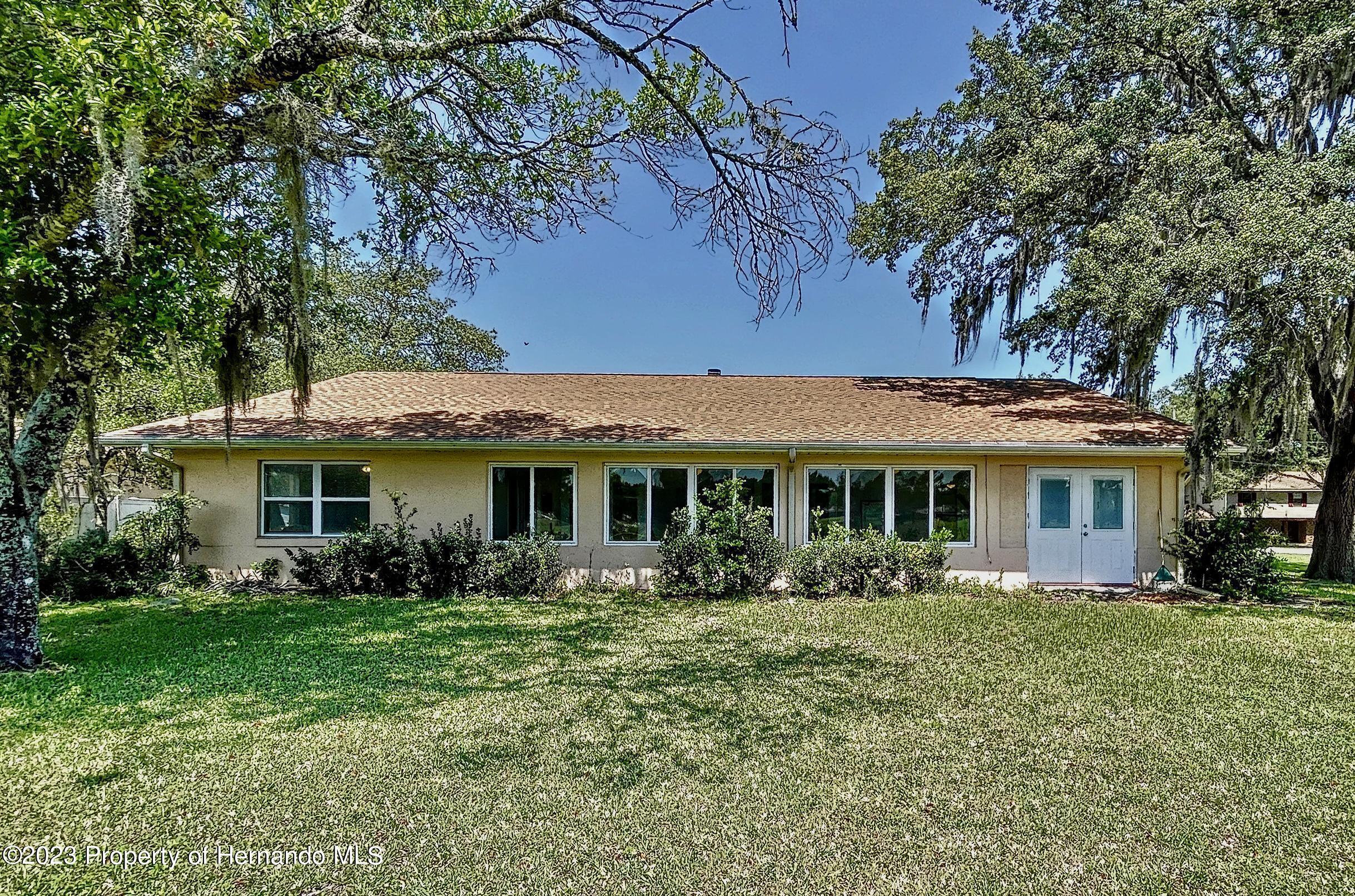 6136 Fairway Drive, Dade City, Florida image 4
