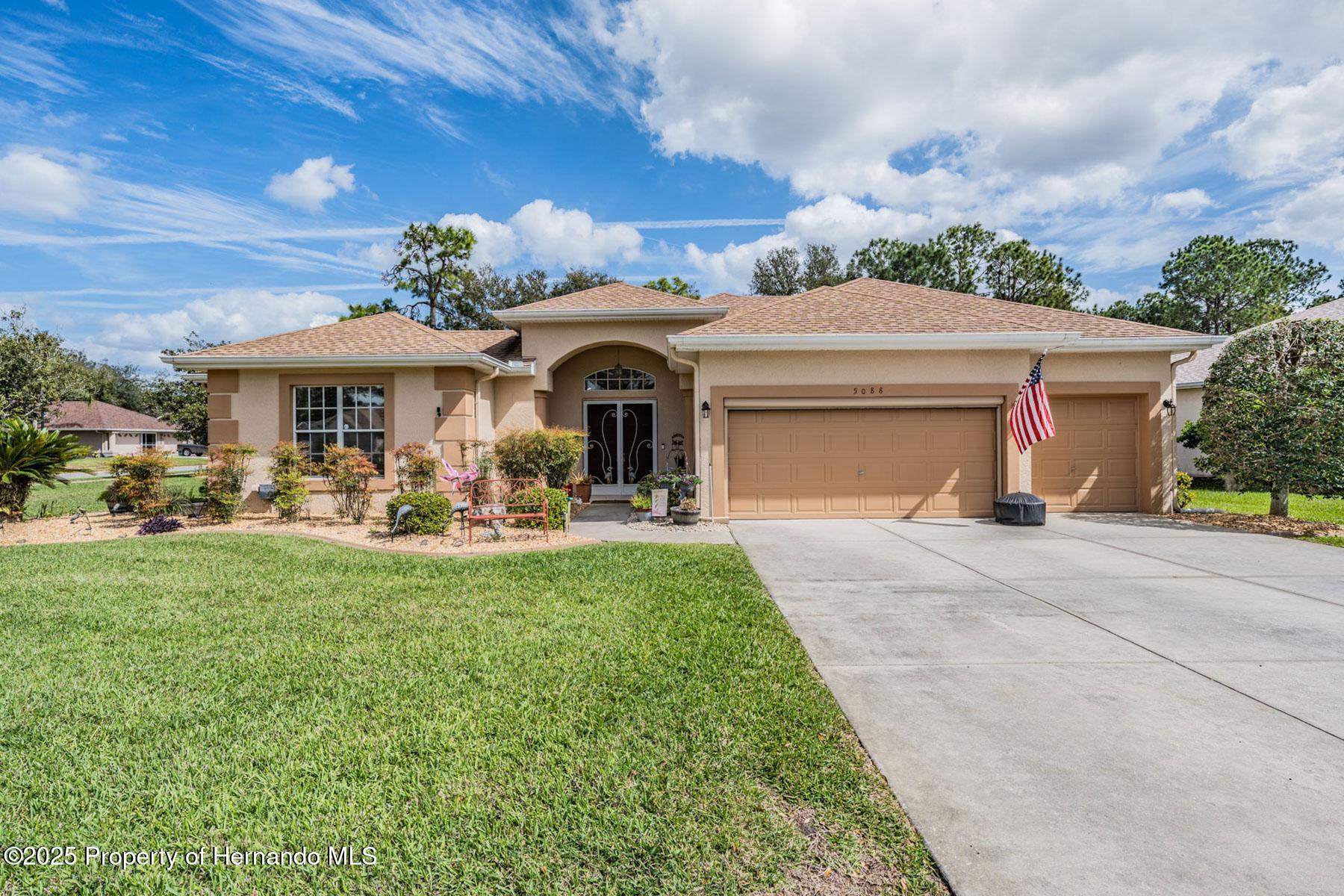 5088 Championship Cup Lane, Spring Hill, Florida image 2