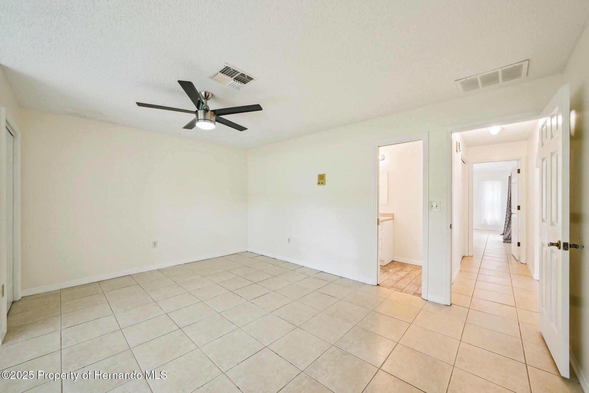 18633 Oak Way Drive, Hudson, Florida image 24