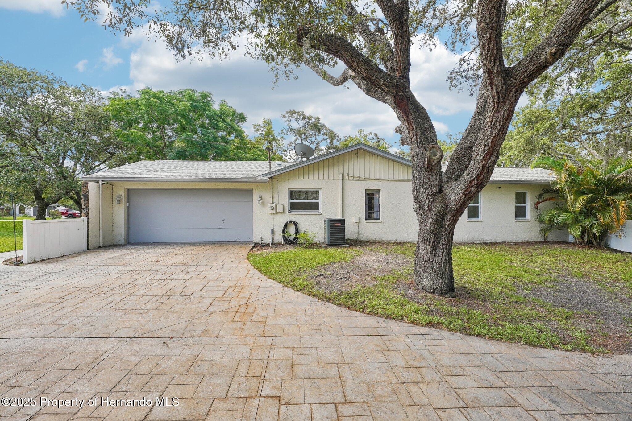 18633 Oak Way Drive, Hudson, Florida image 47