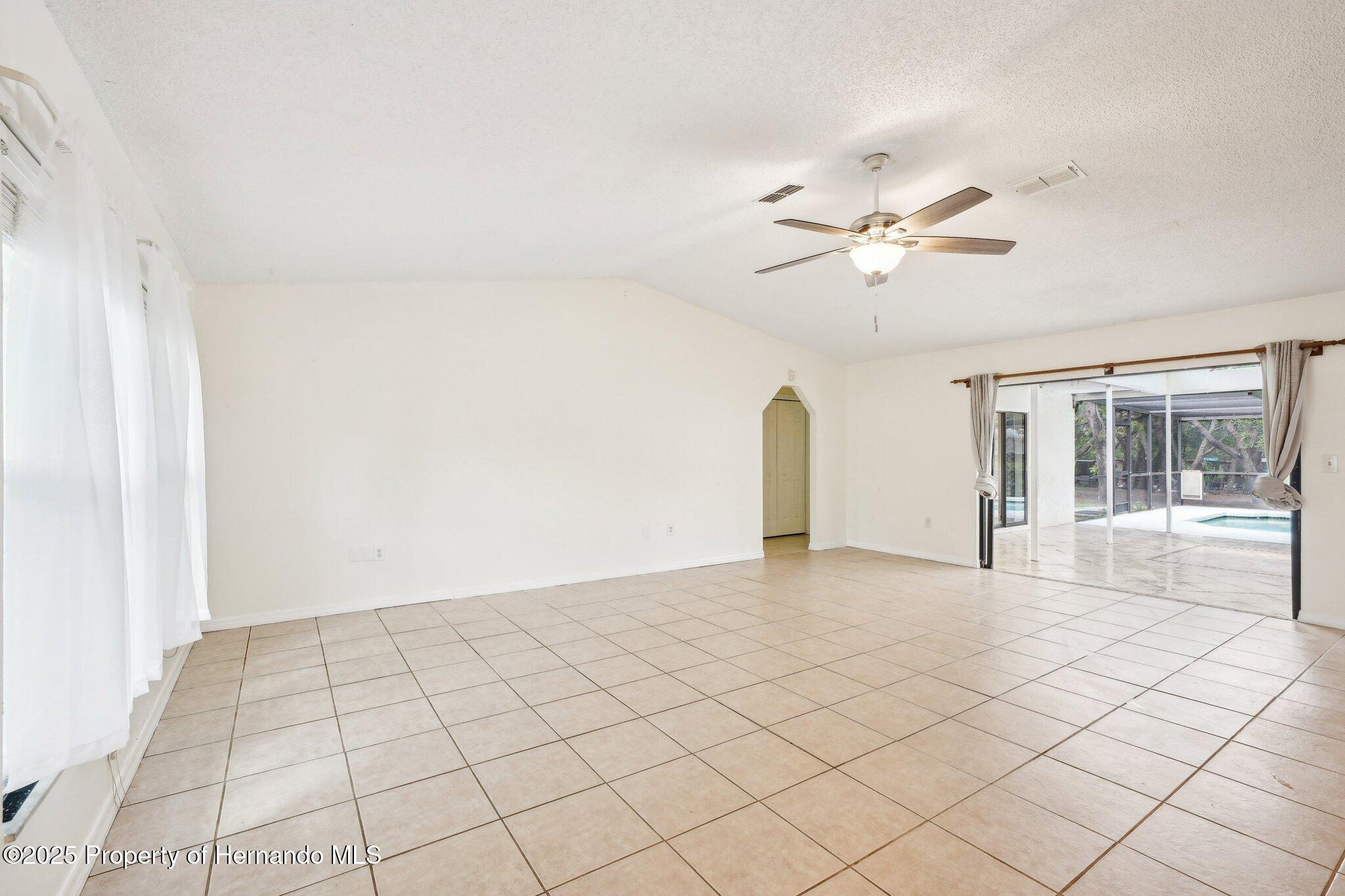 18633 Oak Way Drive, Hudson, Florida image 10