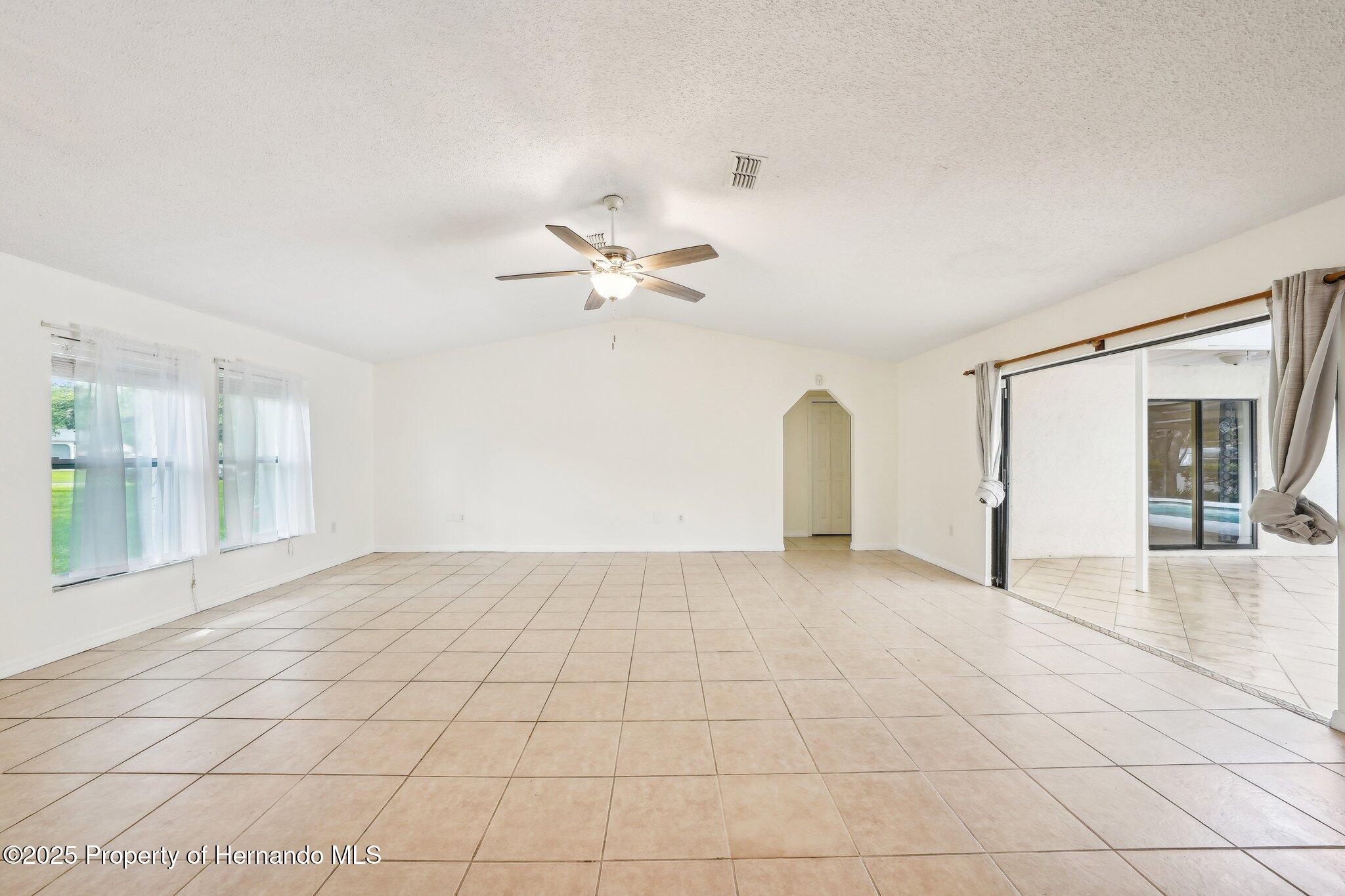 18633 Oak Way Drive, Hudson, Florida image 11