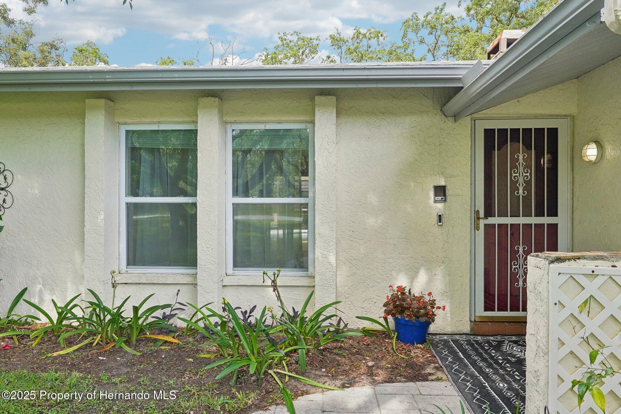 18633 Oak Way Drive, Hudson, Florida image 9