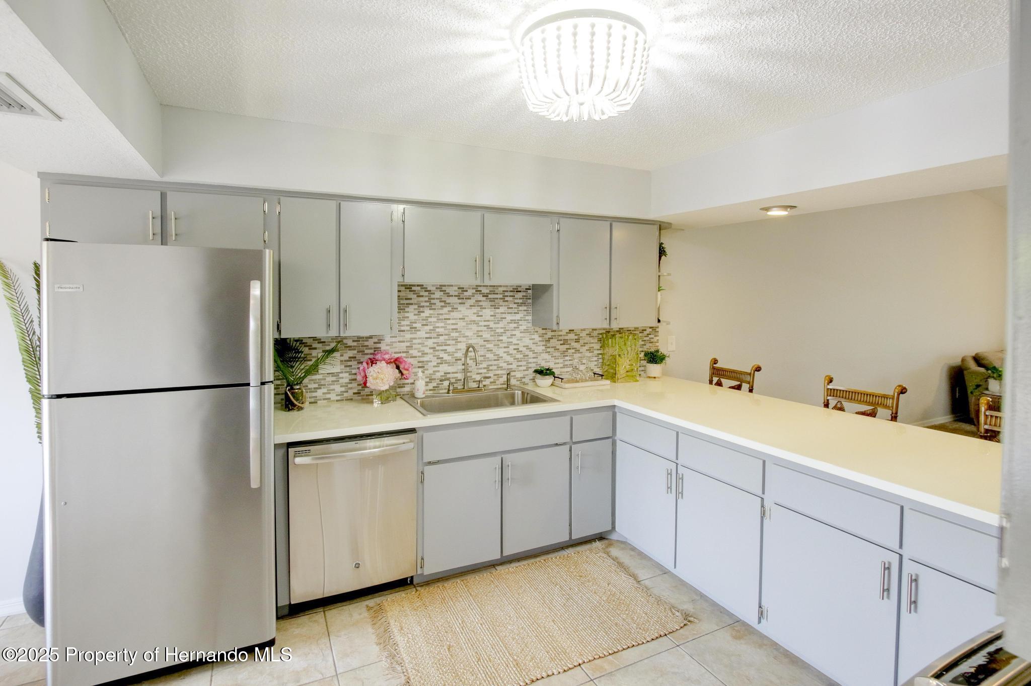 6583 River Run Boulevard, Weeki Wachee, Florida image 16
