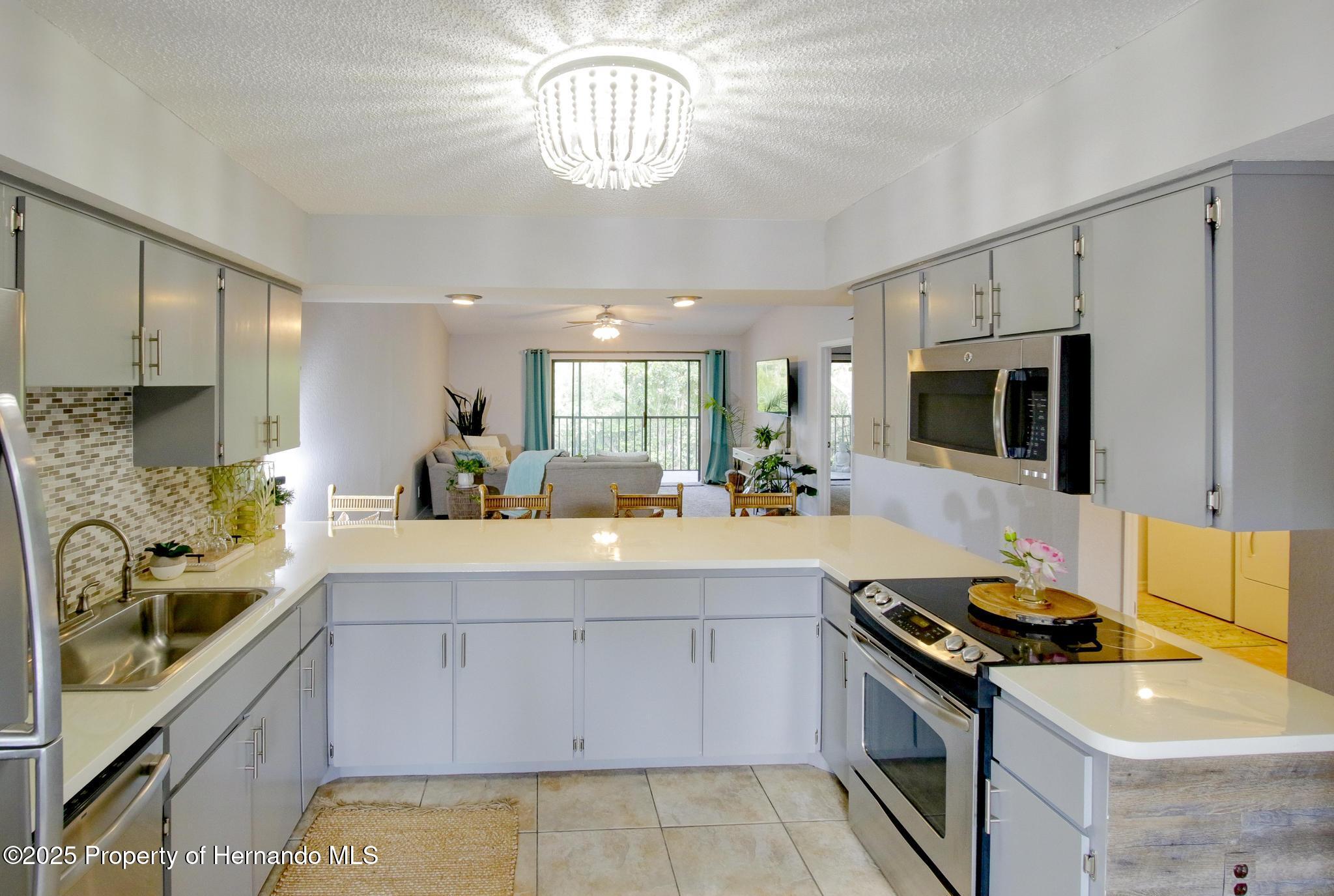 6583 River Run Boulevard, Weeki Wachee, Florida image 18