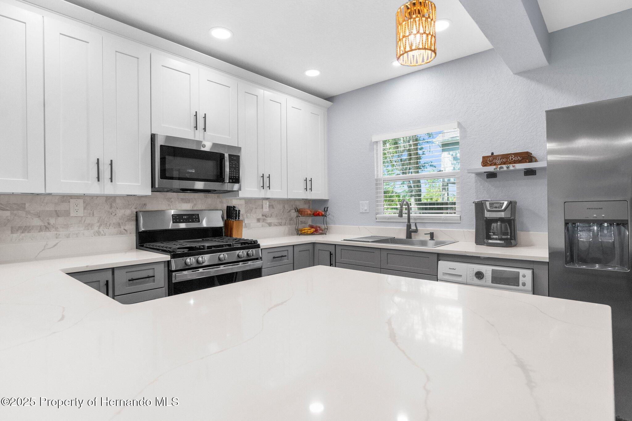 5421 Gay Street, Weeki Wachee, Florida image 23