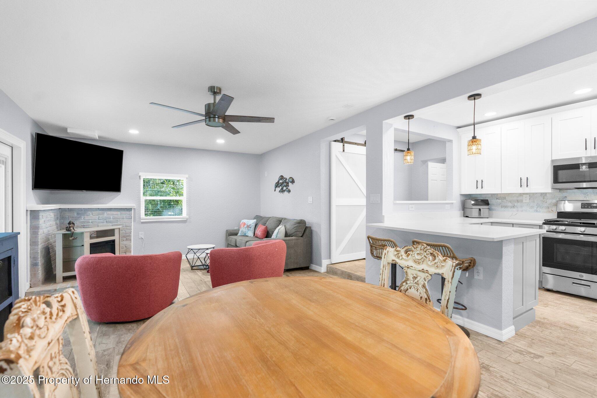 5421 Gay Street, Weeki Wachee, Florida image 16