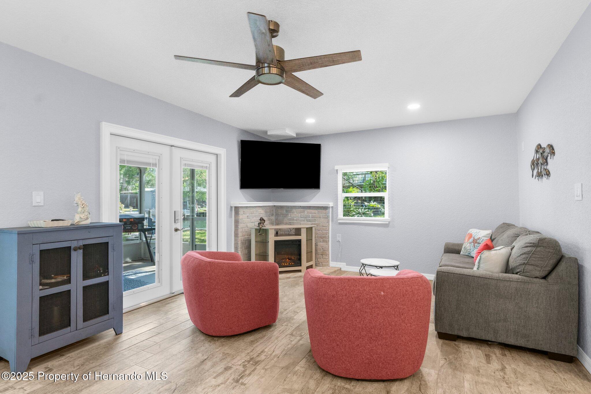 5421 Gay Street, Weeki Wachee, Florida image 11