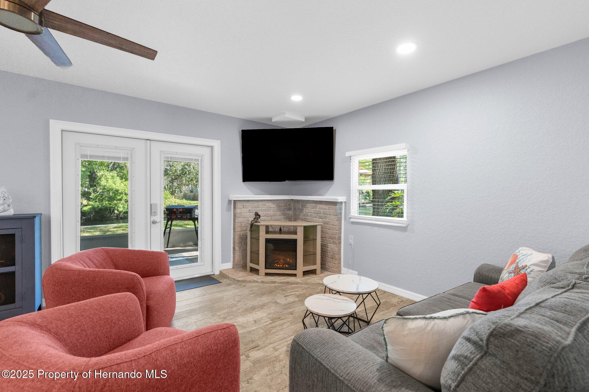 5421 Gay Street, Weeki Wachee, Florida image 12