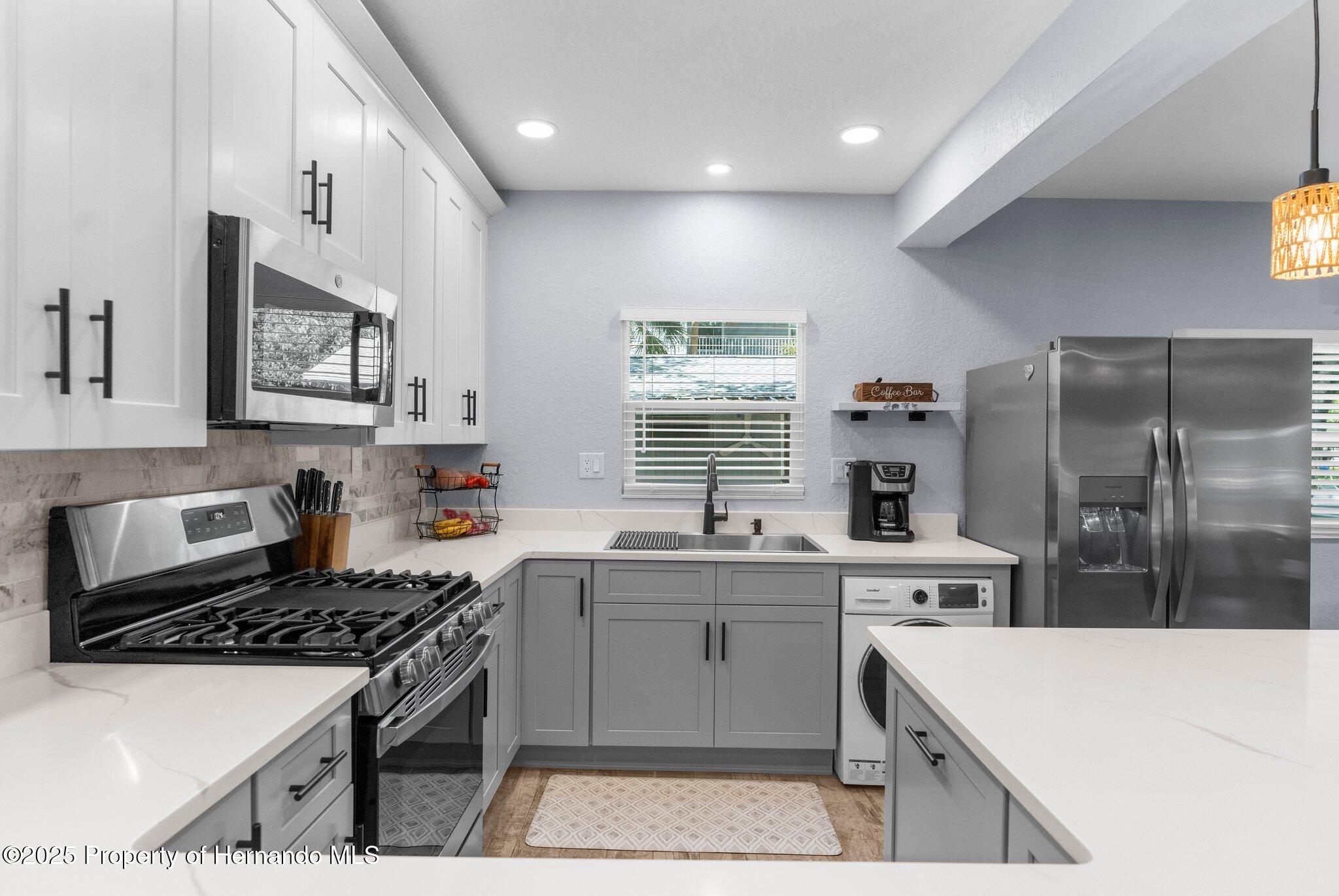 5421 Gay Street, Weeki Wachee, Florida image 24