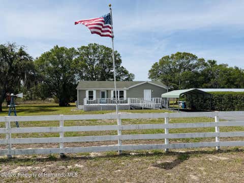 Mobile Home For Sale - 10378 Tooke Lake Boulevard<br/> Weeki Wachee, FL 34613