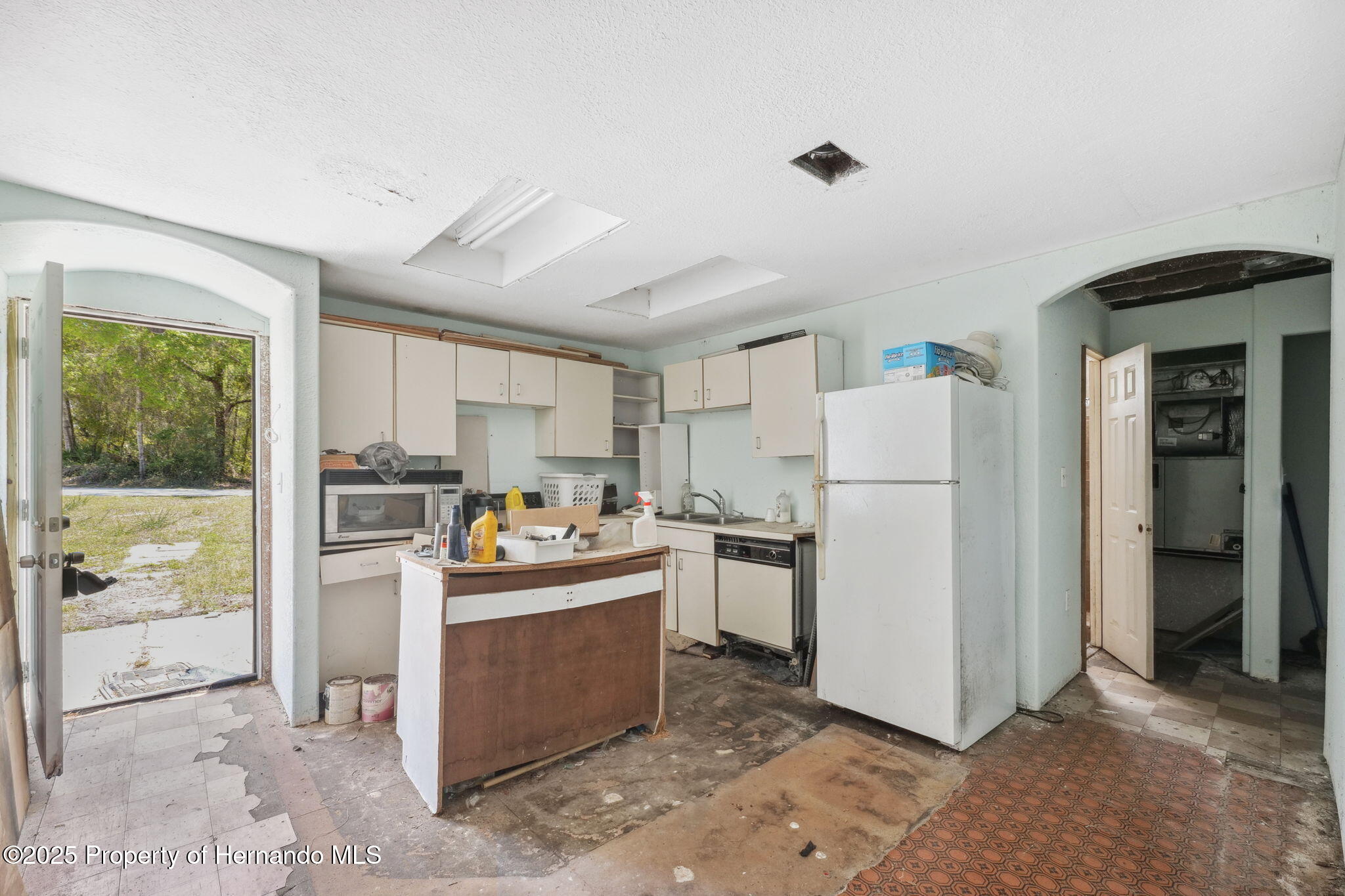 8293 Normandy Drive, Weeki Wachee, Florida image 5