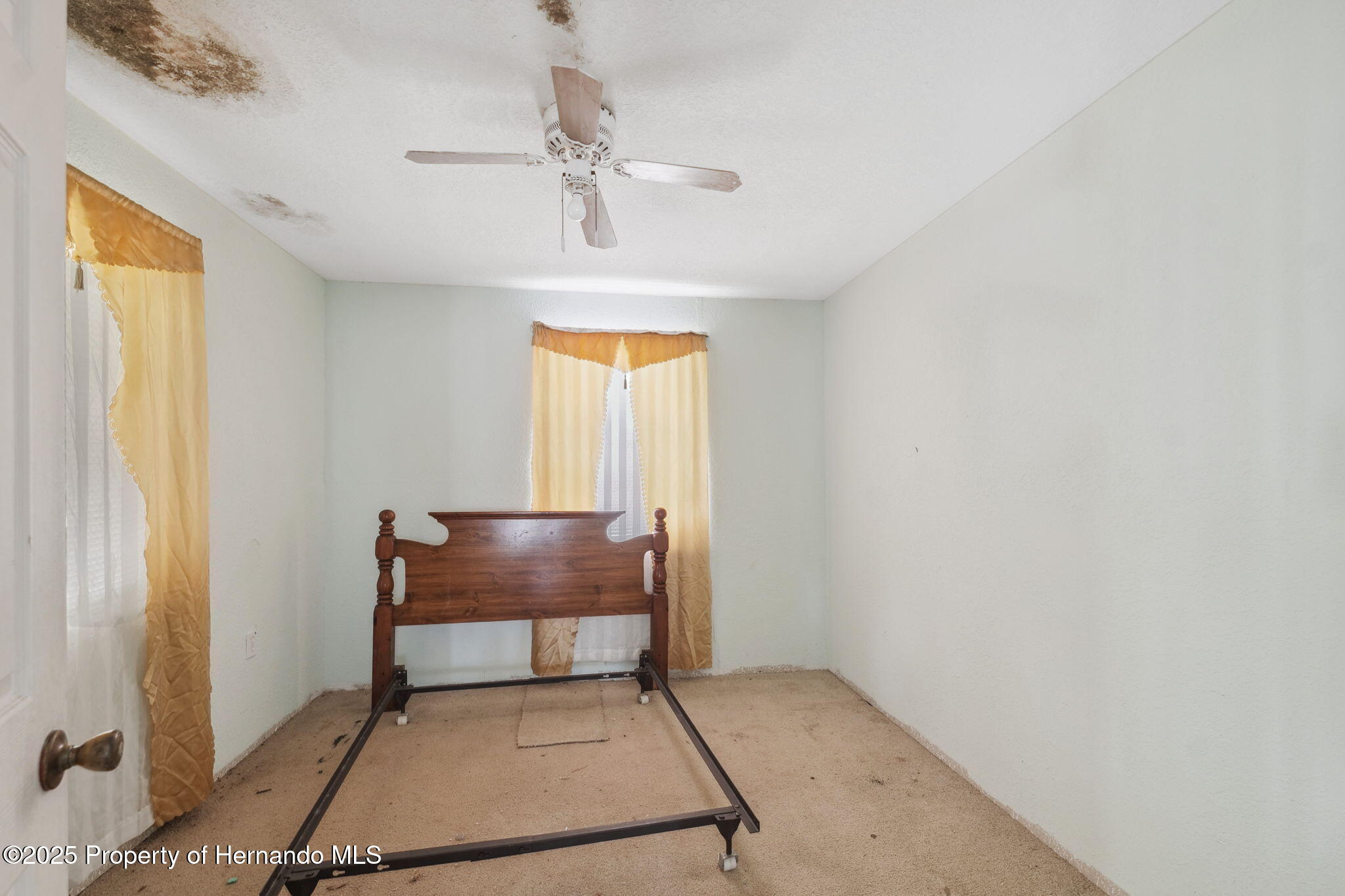 8293 Normandy Drive, Weeki Wachee, Florida image 9