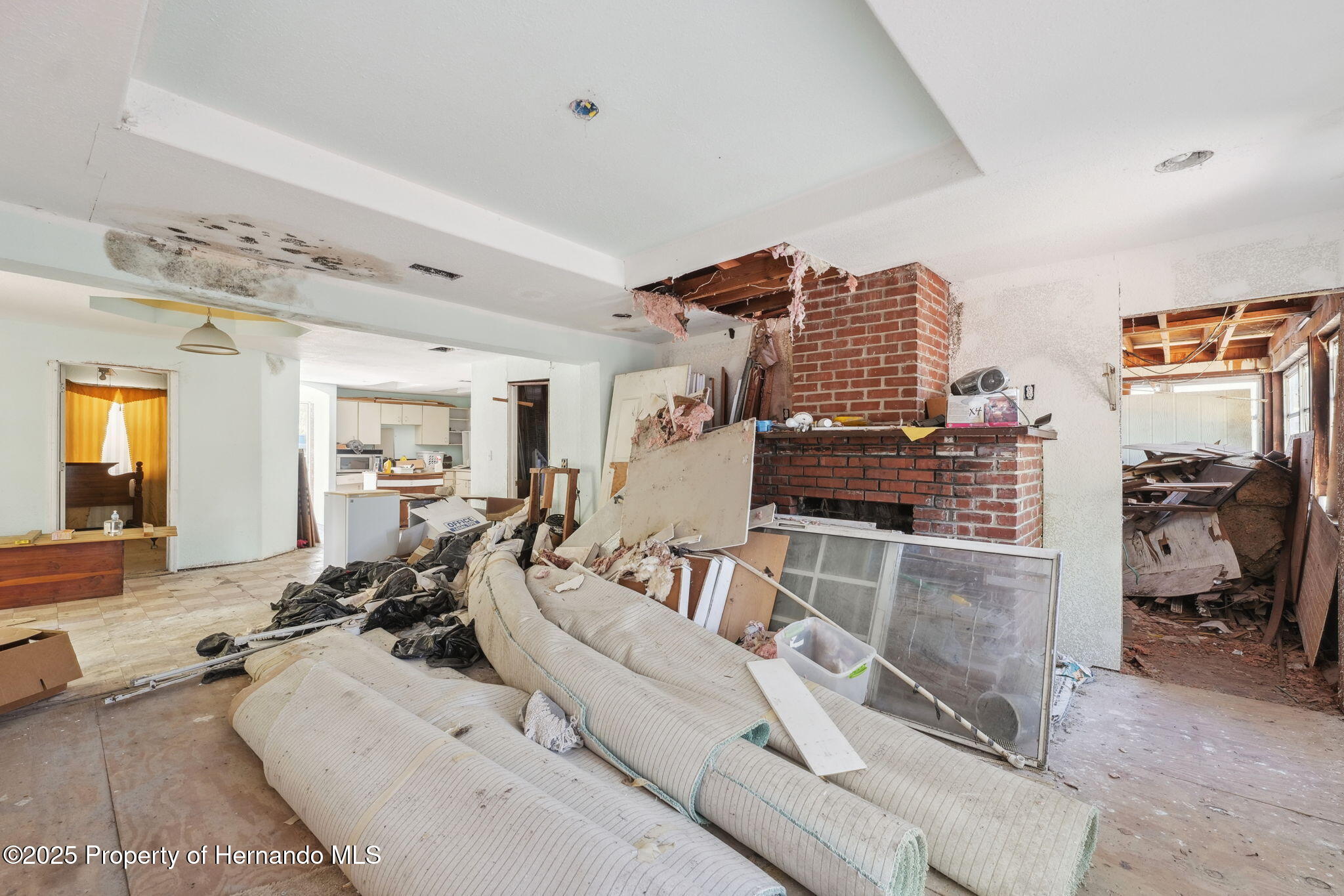 8293 Normandy Drive, Weeki Wachee, Florida image 7