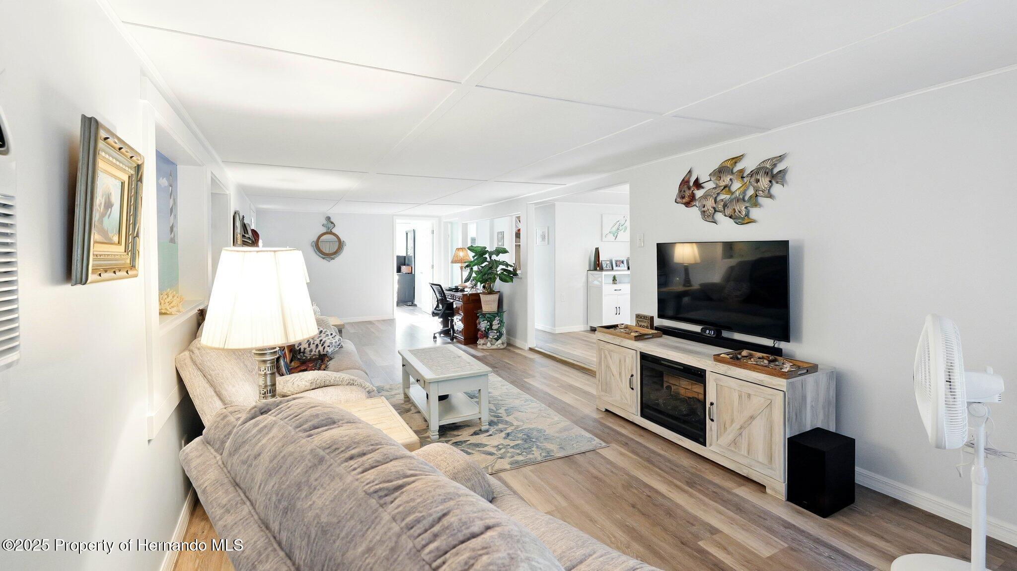 5527 Darlene Street, Weeki Wachee, Florida image 11