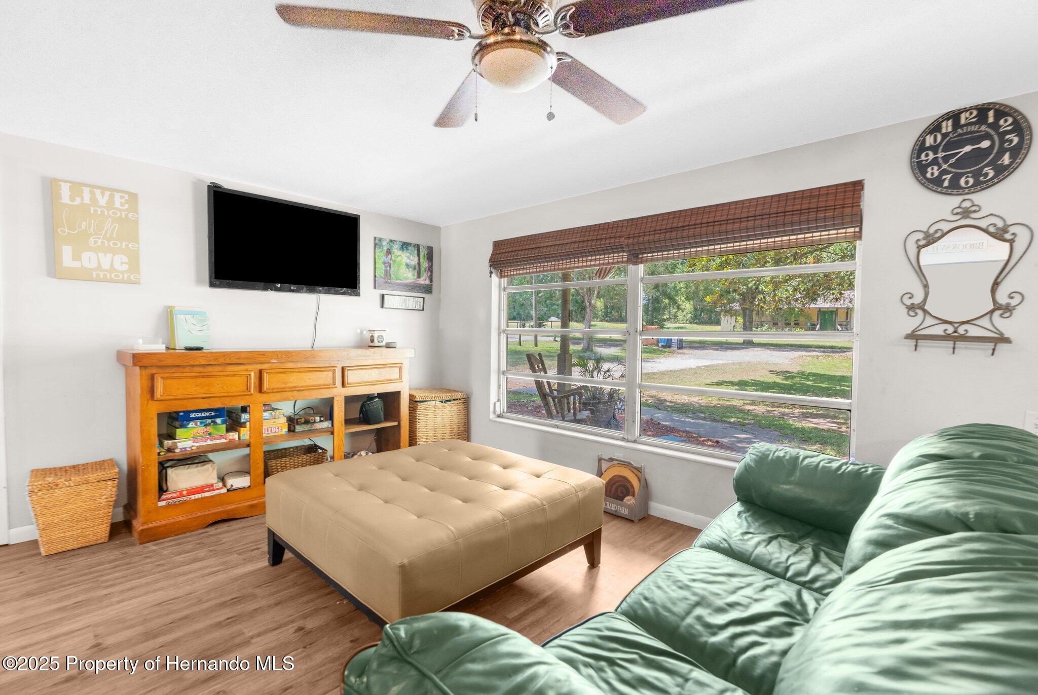 6114 Honeysuckle Lane, Brooksville, Florida image 4