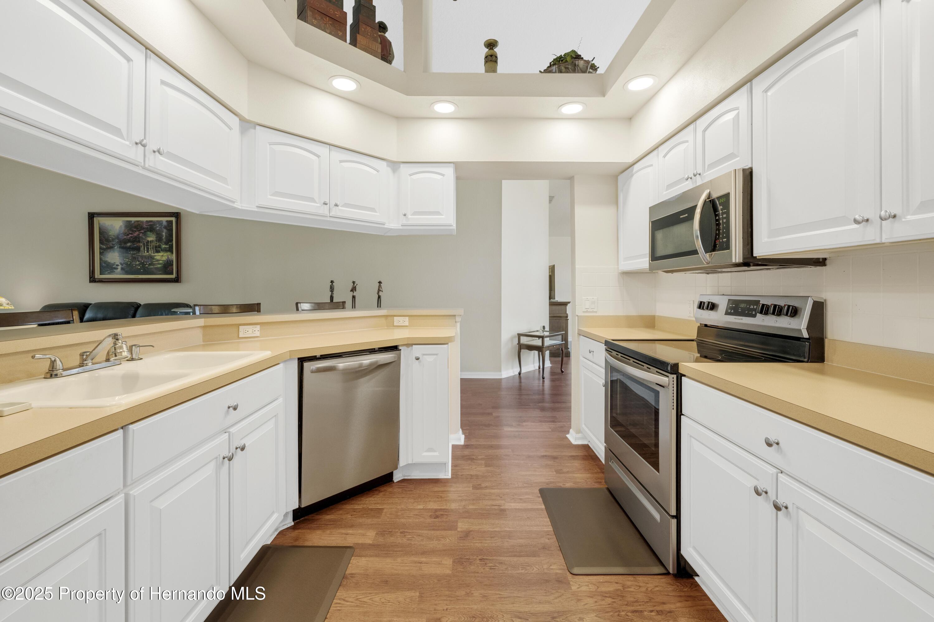 521 Bent Oak Court, Spring Hill, Florida image 13