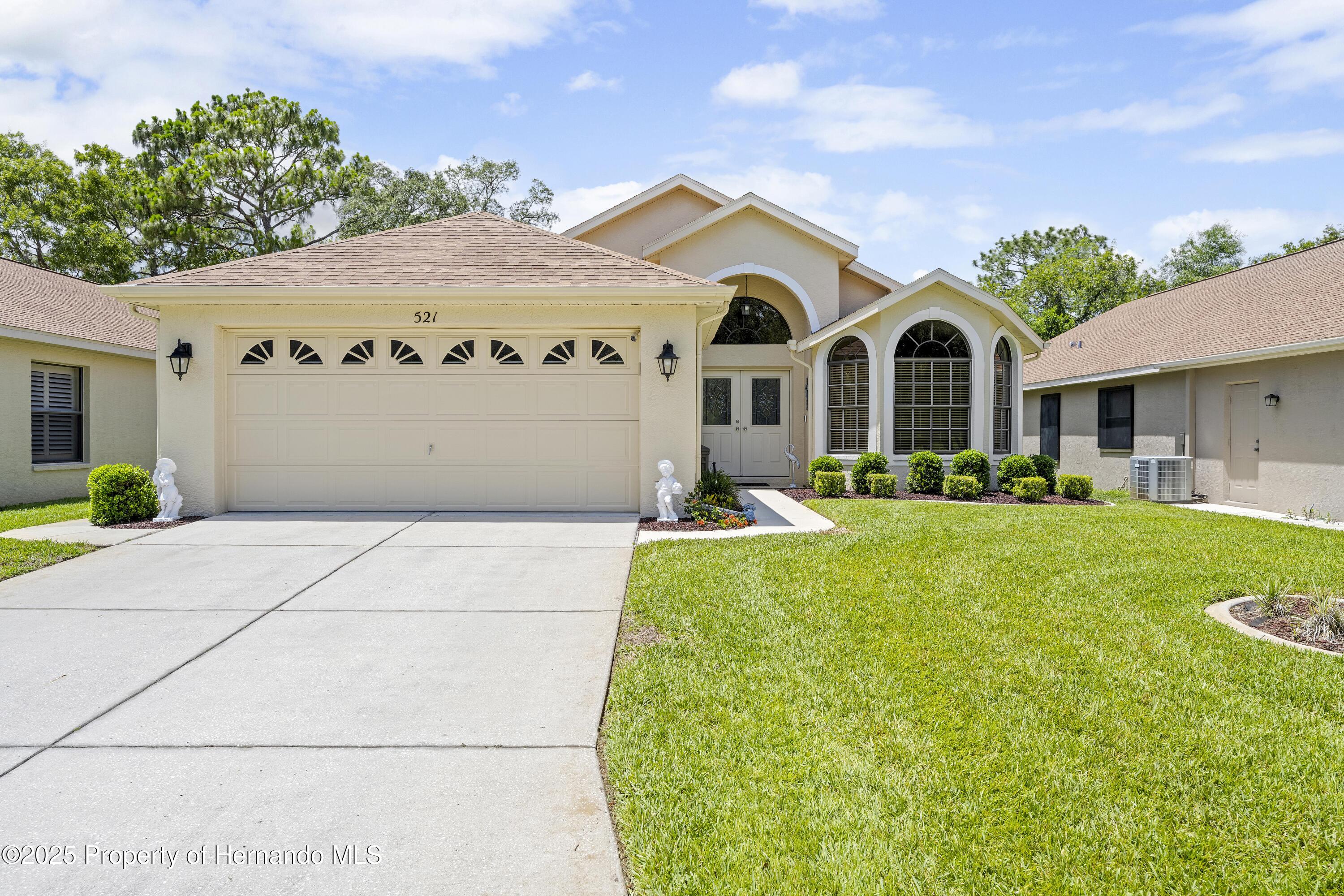 521 Bent Oak Court, Spring Hill, Florida image 1
