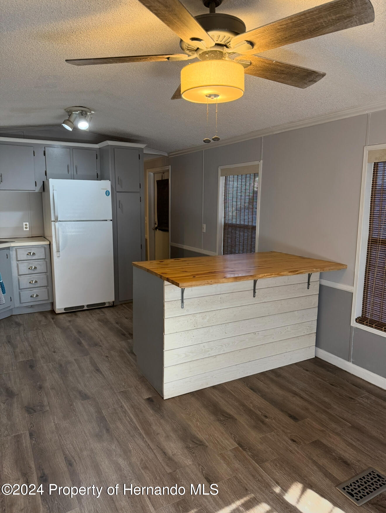 9308 Stingray Drive, Weeki Wachee, Florida image 6