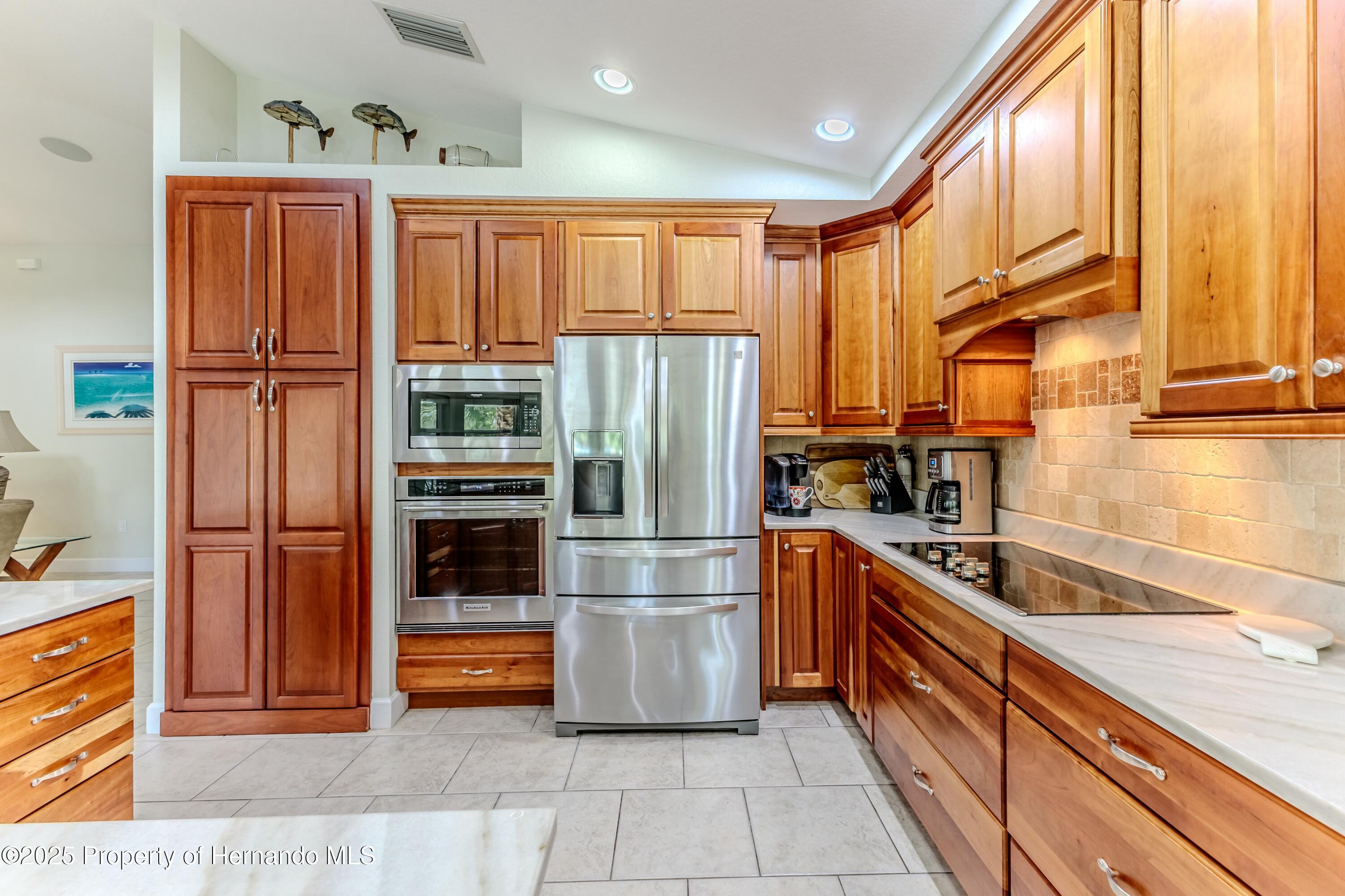 7106 Porpoise Street, Weeki Wachee, Florida image 28