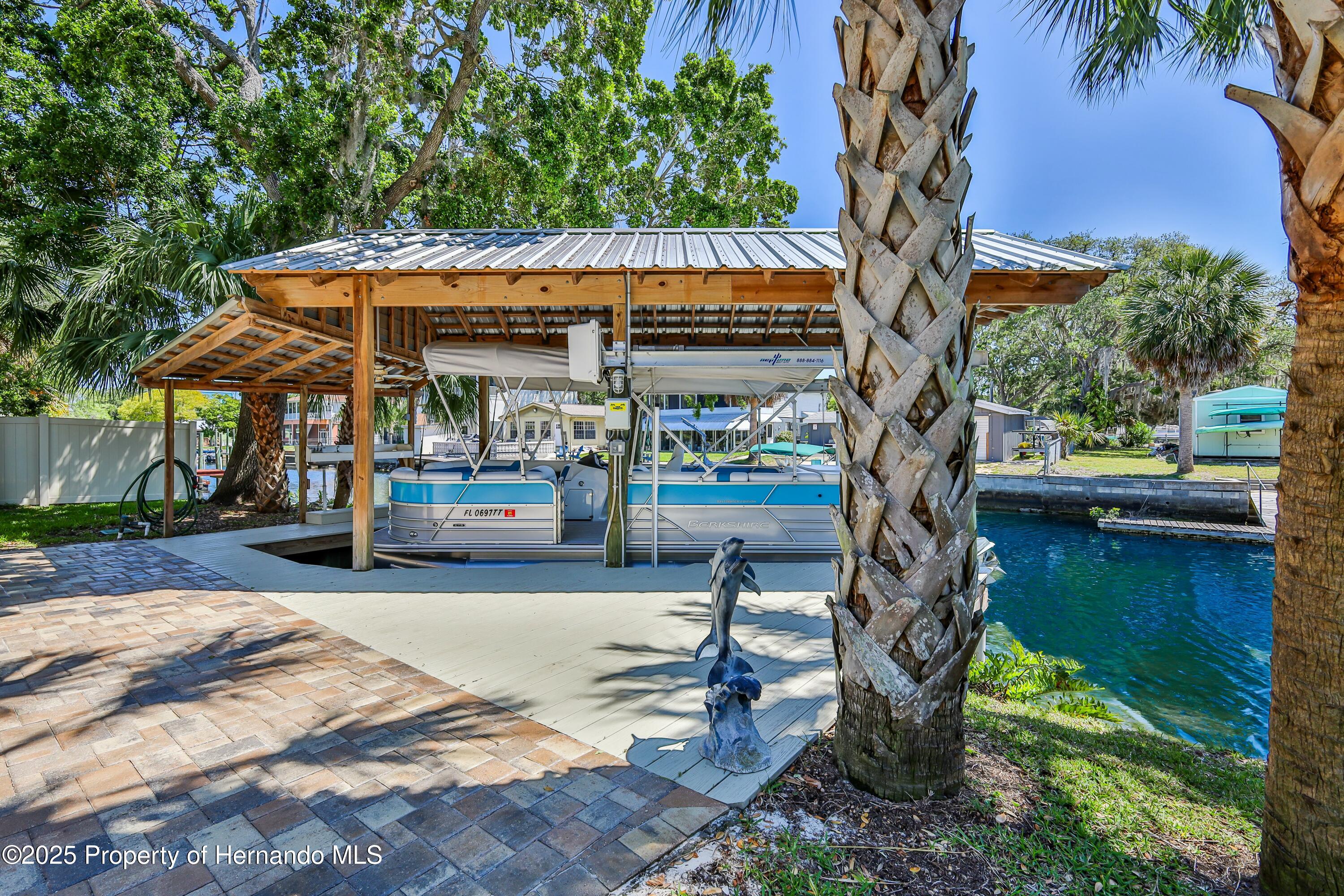 7106 Porpoise Street, Weeki Wachee, Florida image 15