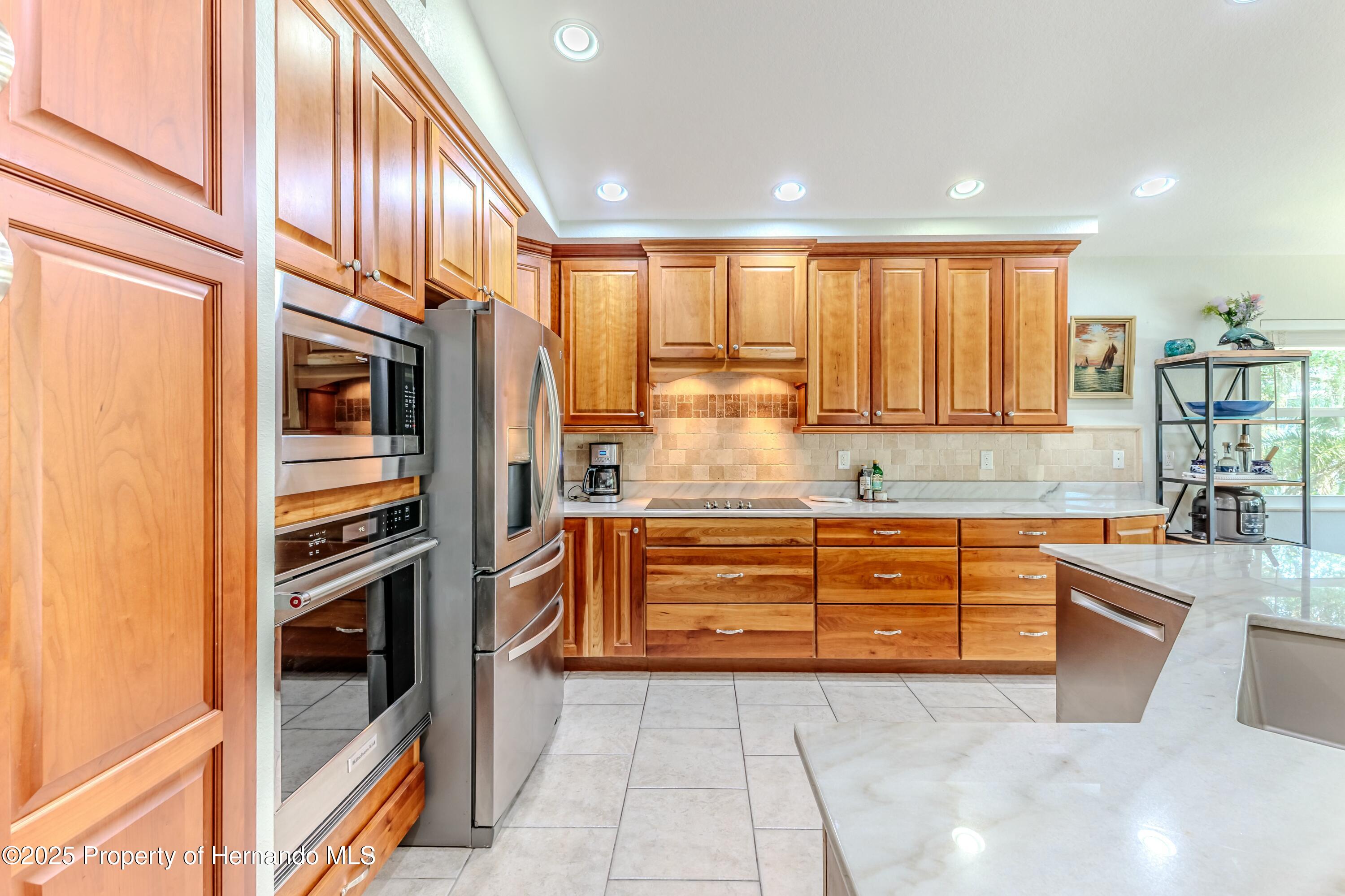7106 Porpoise Street, Weeki Wachee, Florida image 27