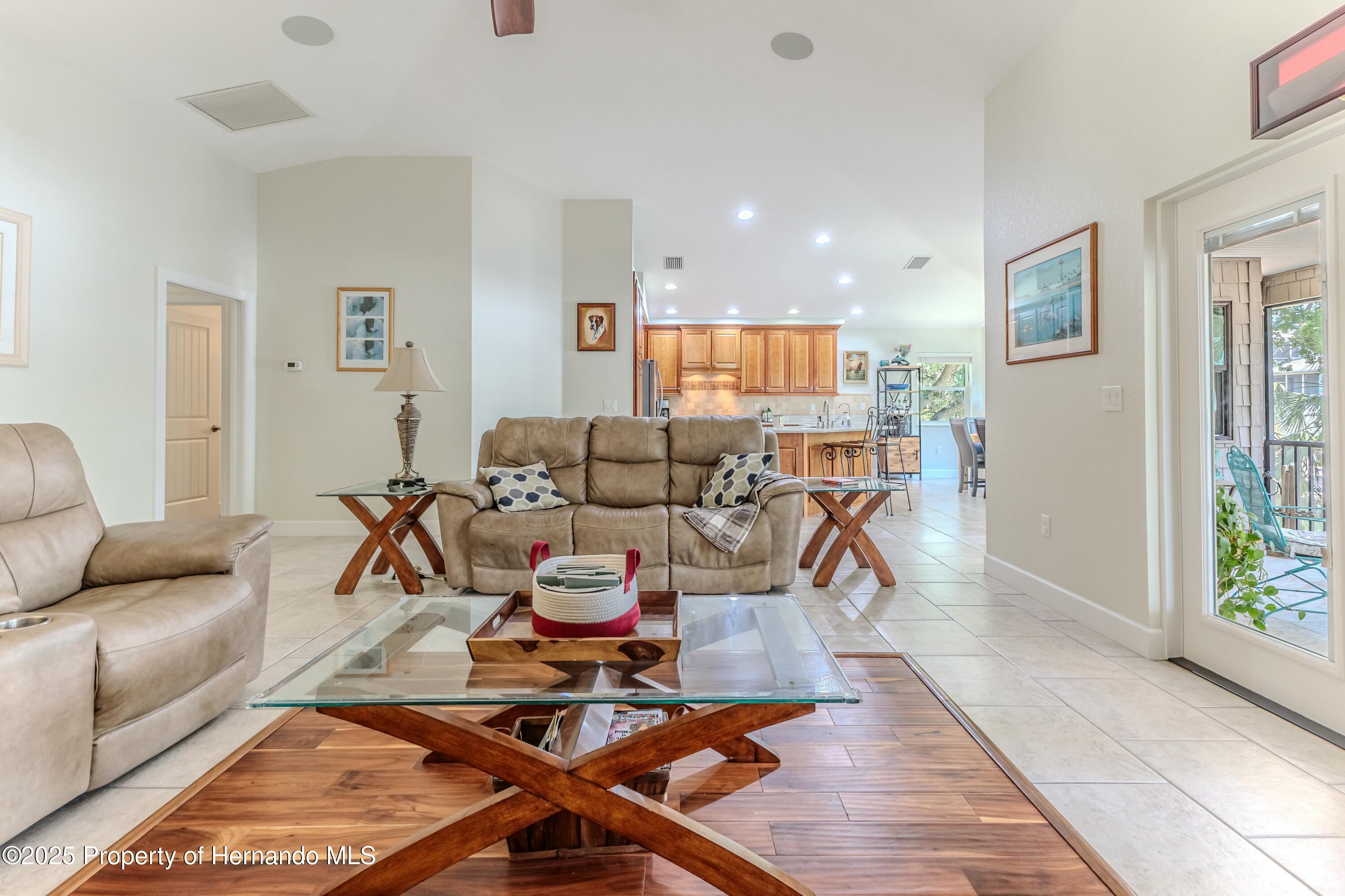 7106 Porpoise Street, Weeki Wachee, Florida image 24
