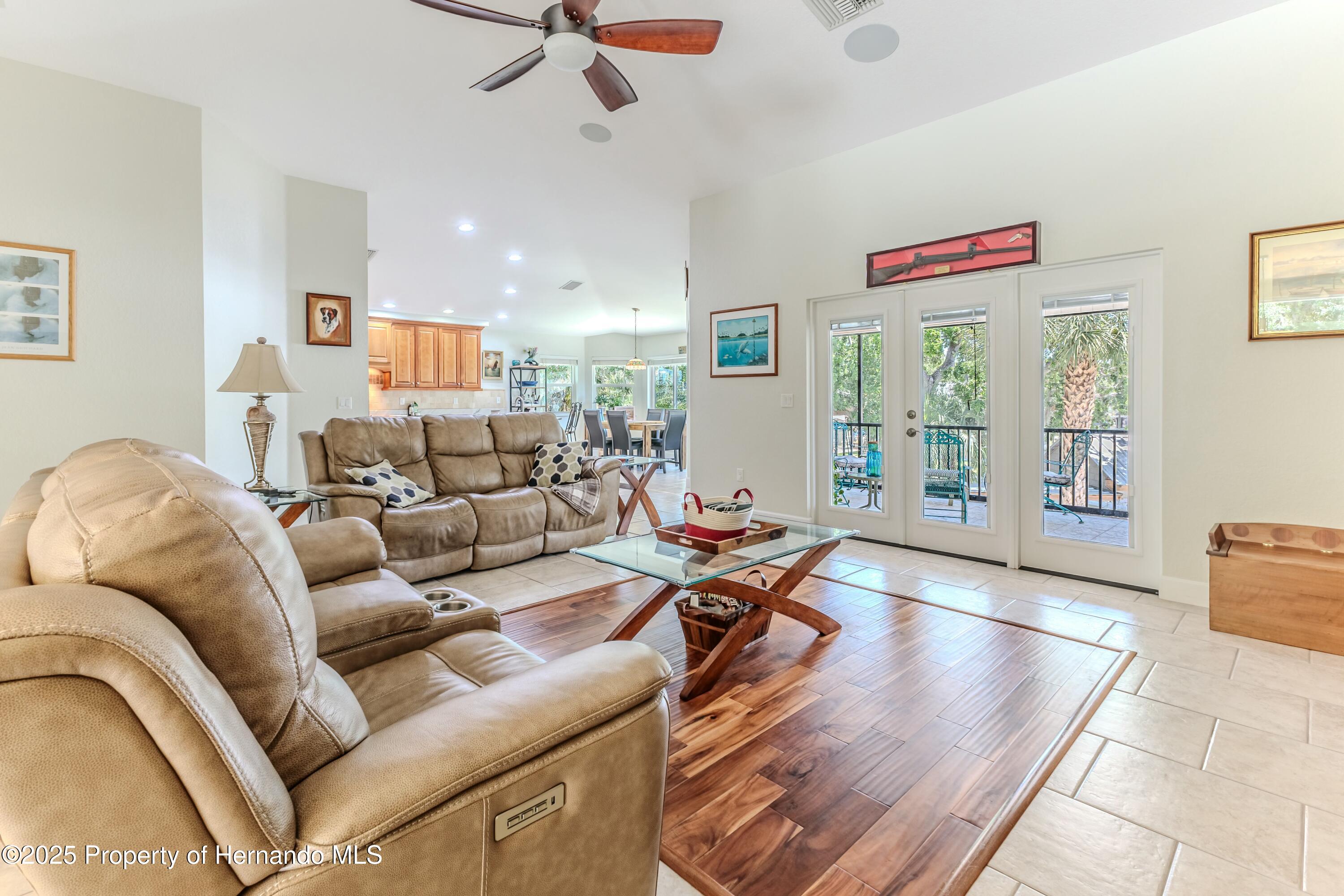 7106 Porpoise Street, Weeki Wachee, Florida image 23