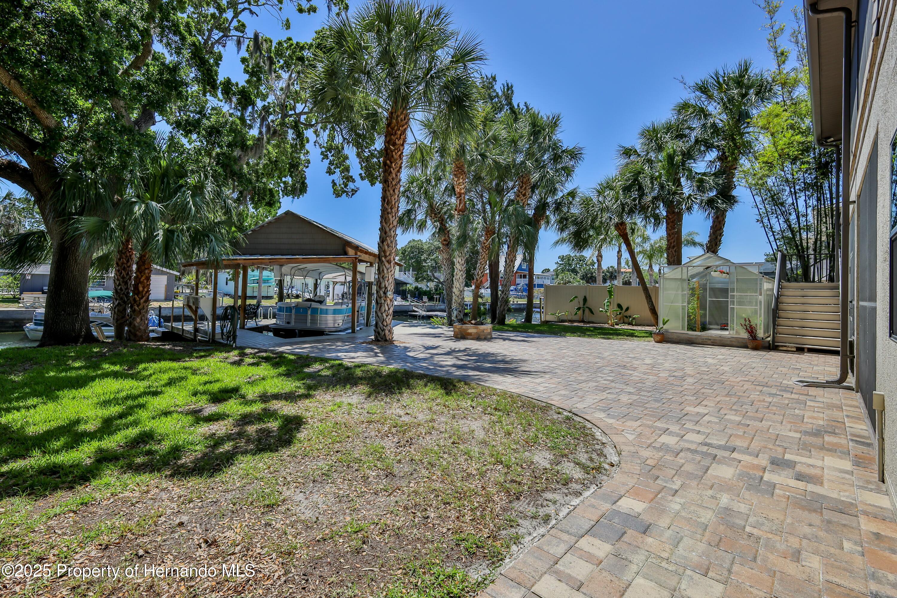 7106 Porpoise Street, Weeki Wachee, Florida image 11